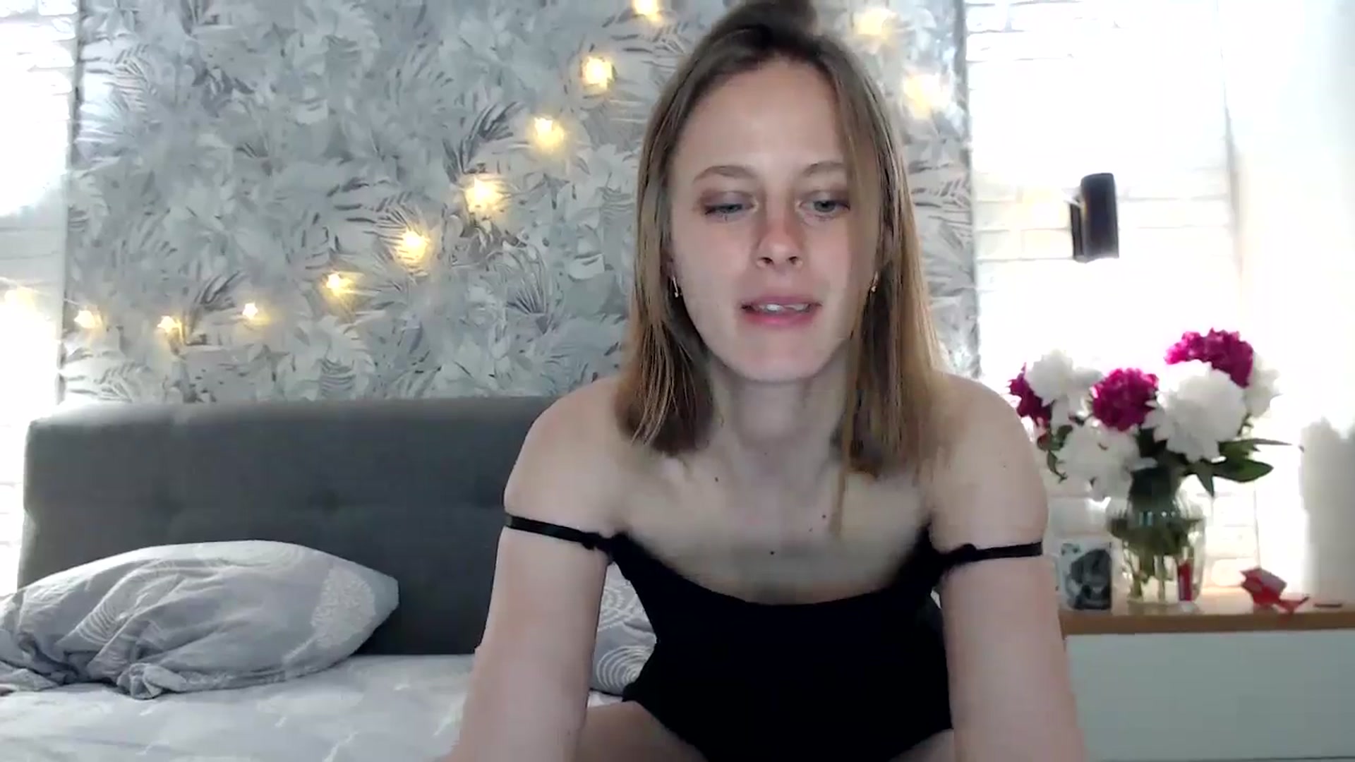 Gallery image thumbnail from mimiMILFal's myfreecams stream on, 06/03/2024, 07:48 image 15 of 20