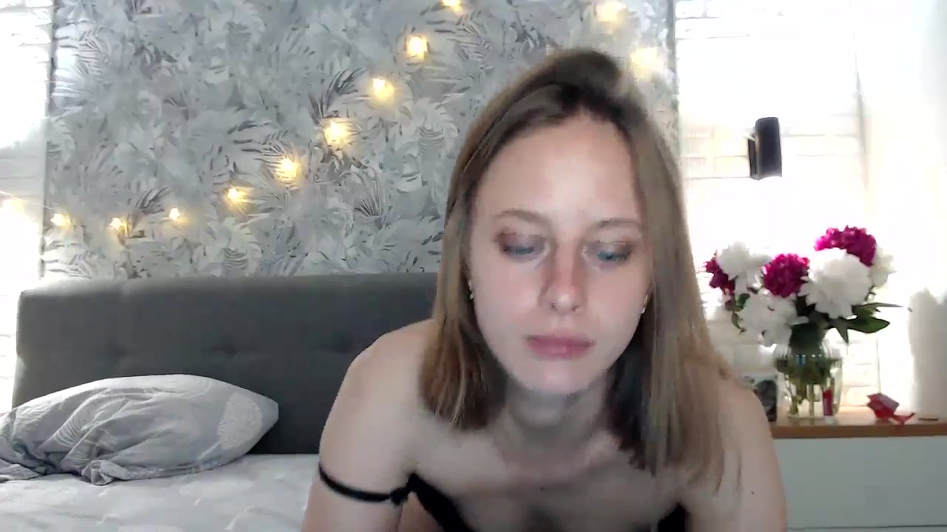 Gallery image thumbnail from mimiMILFal's myfreecams stream on, 06/03/2024, 07:48 image 14 of 20