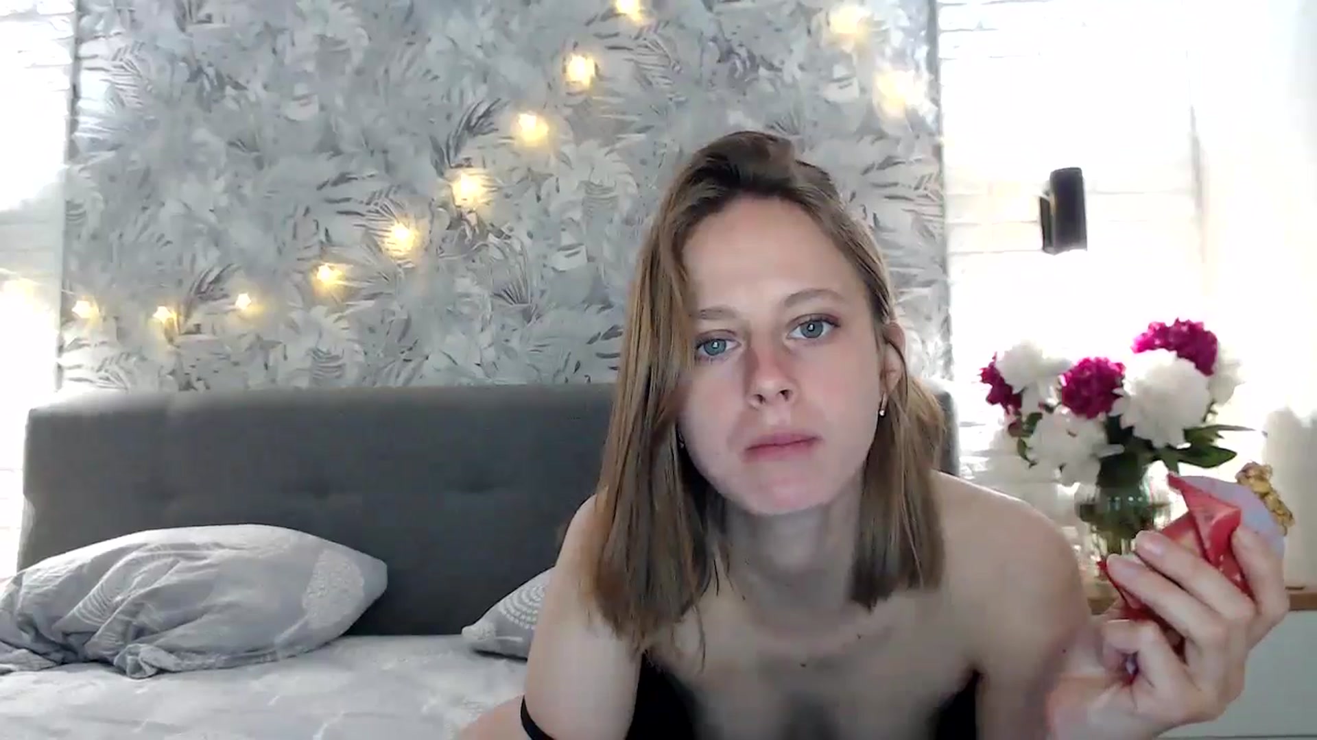 Gallery image thumbnail from mimiMILFal's myfreecams stream on, 06/03/2024, 07:48 image 7 of 20