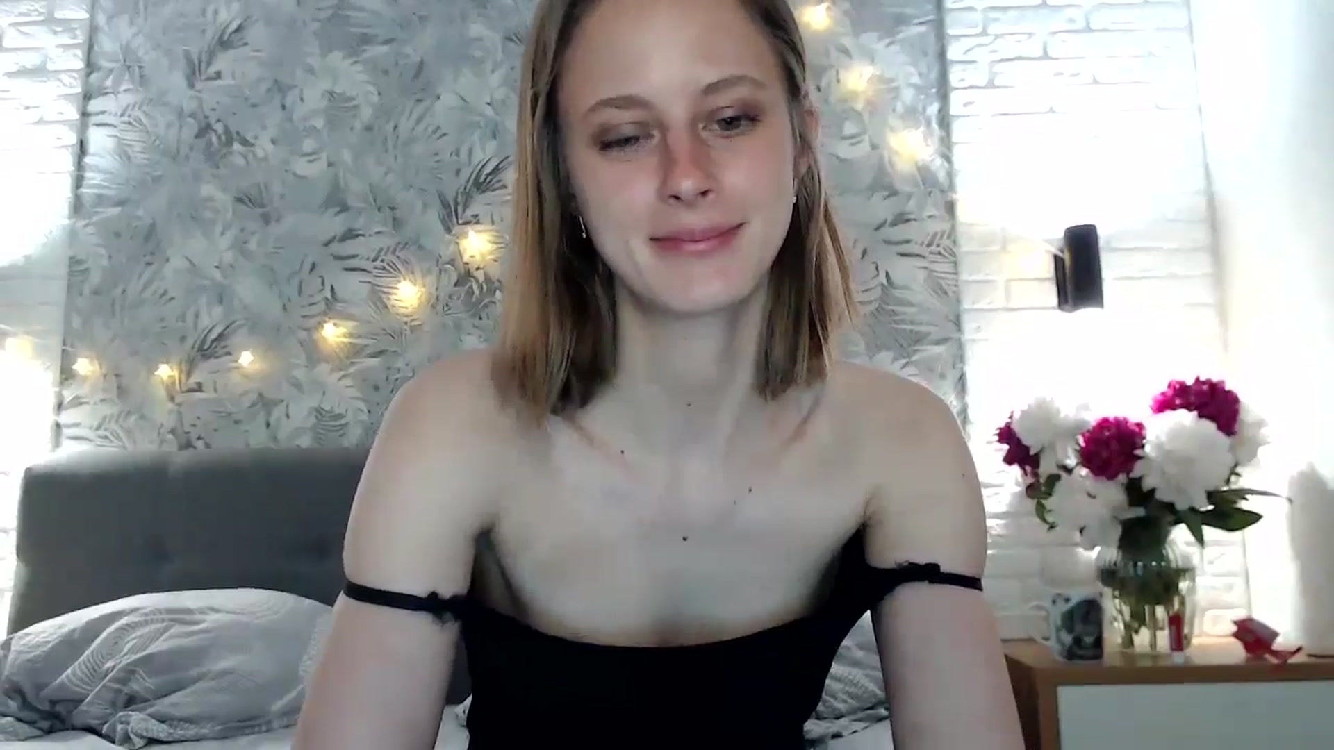 Gallery image thumbnail from mimiMILFal's myfreecams stream on, 06/03/2024, 08:27 image 4 of 20