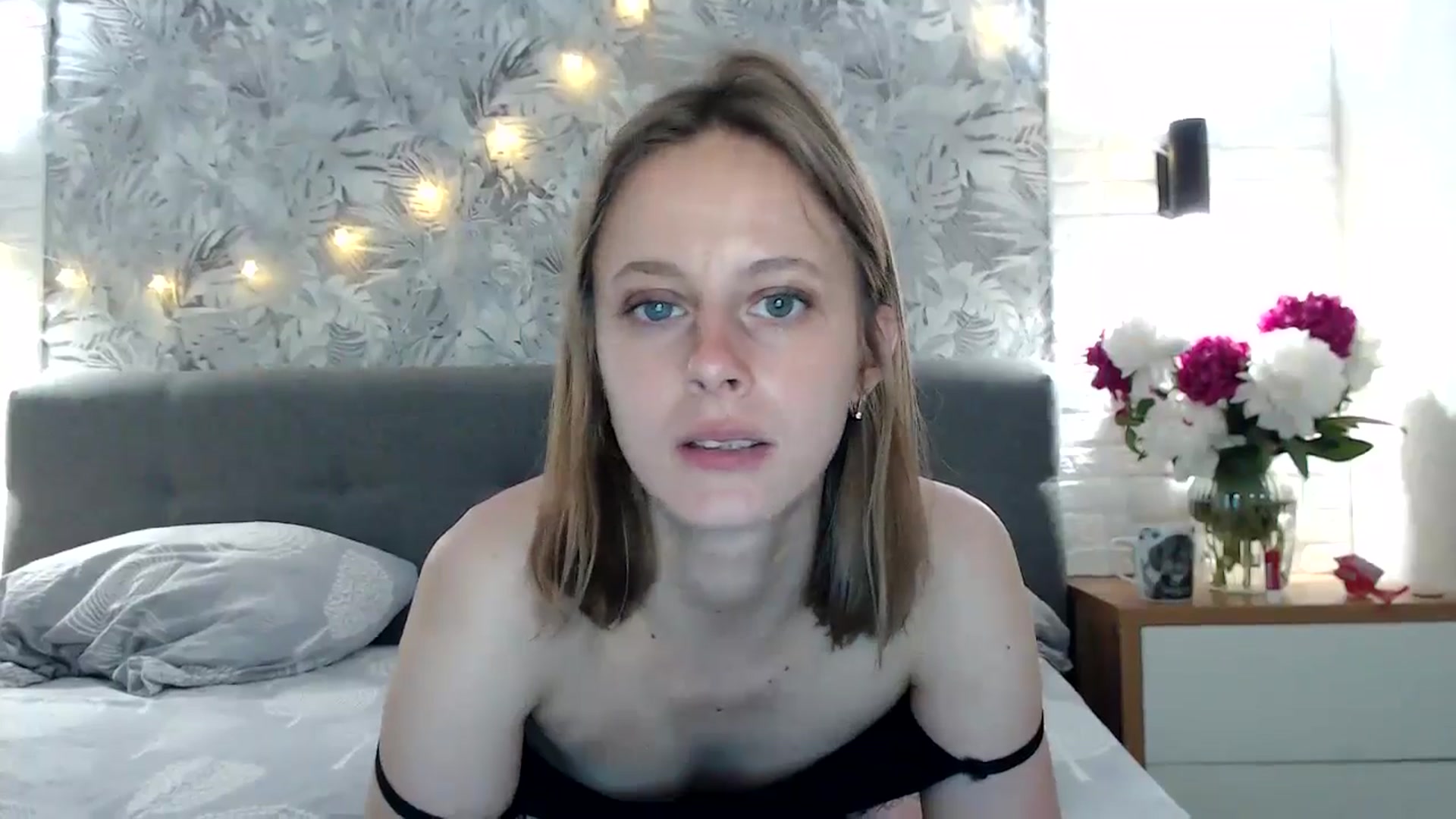 Gallery image thumbnail from mimiMILFal's myfreecams stream on, 06/03/2024, 08:27 image 11 of 20