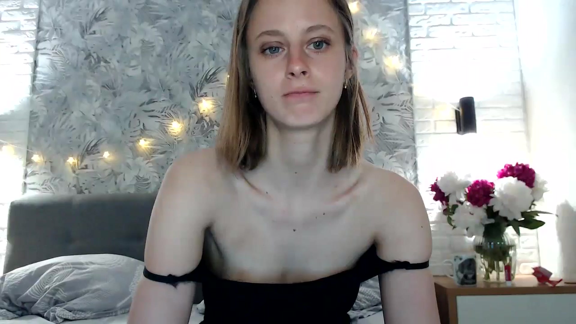 Gallery image thumbnail from mimiMILFal's myfreecams stream on, 06/03/2024, 08:27 image 3 of 20