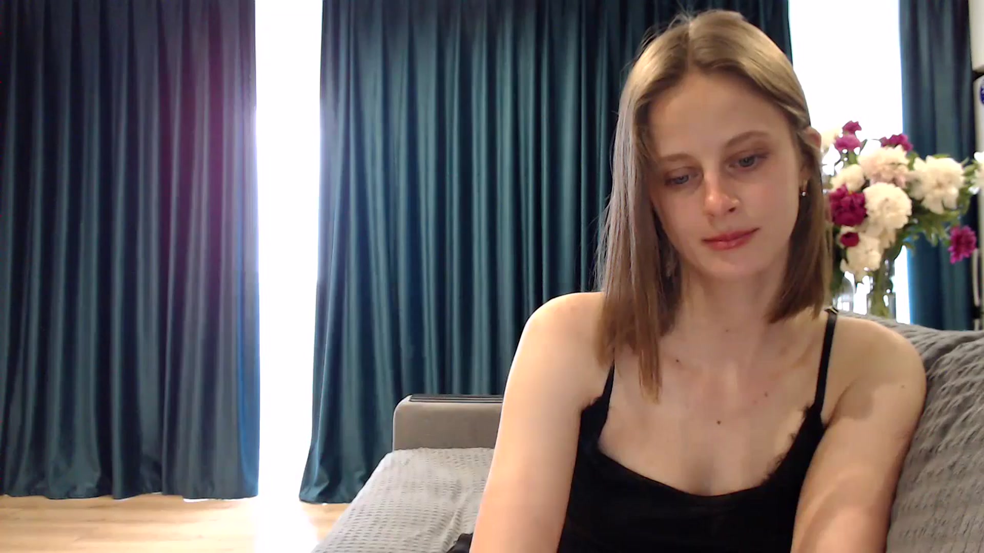 Gallery image thumbnail from mimiMILFal's myfreecams stream on, 06/05/2024, 12:55 image 4 of 20