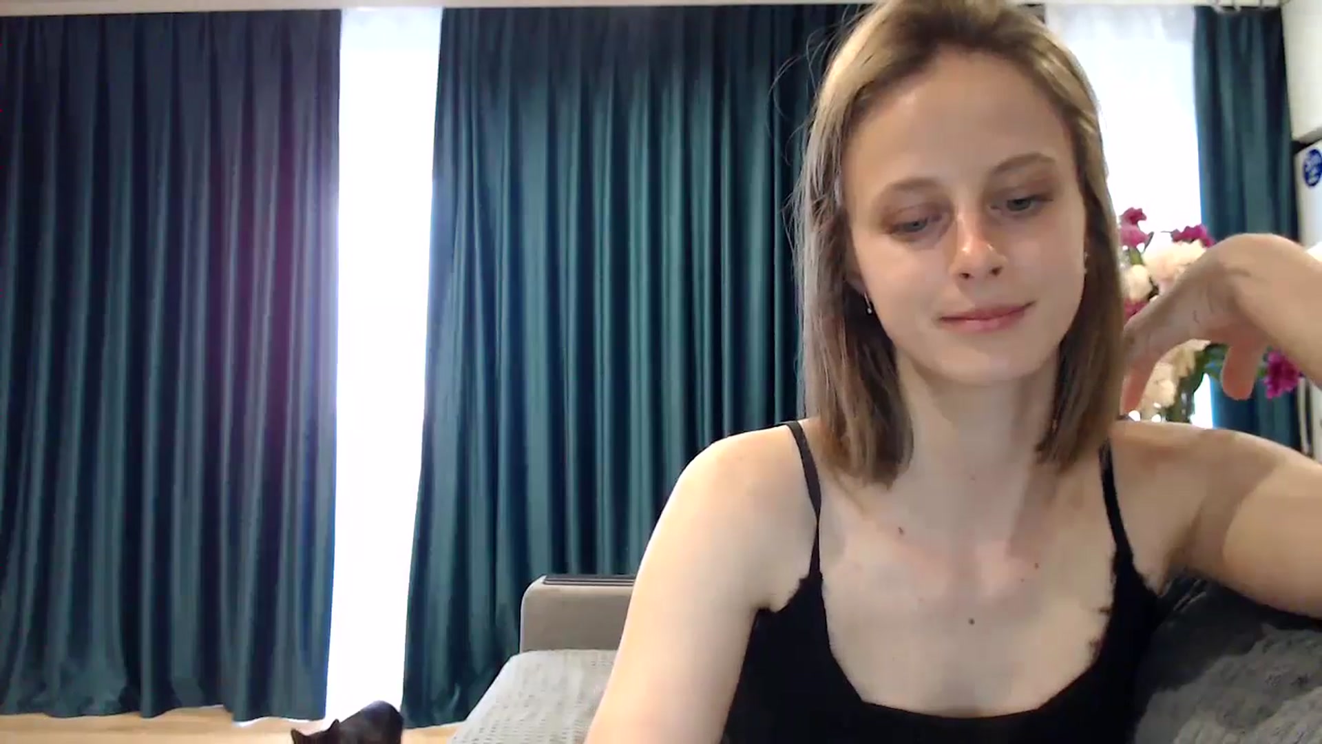 Gallery image thumbnail from mimiMILFal's myfreecams stream on, 06/05/2024, 12:55 image 19 of 20