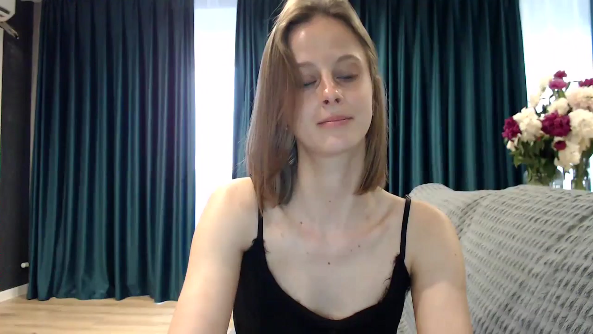 Gallery image thumbnail from mimiMILFal's myfreecams stream on, 06/05/2024, 13:57 image 6 of 20