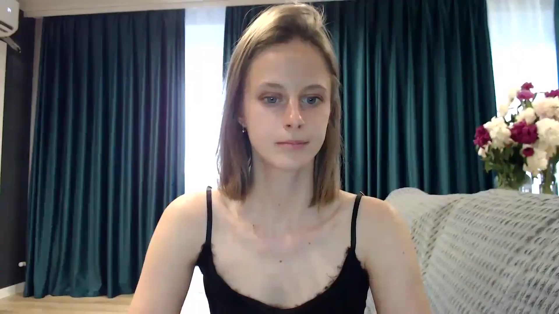 Gallery image thumbnail from mimiMILFal's myfreecams stream on, 06/05/2024, 13:57 image 3 of 20