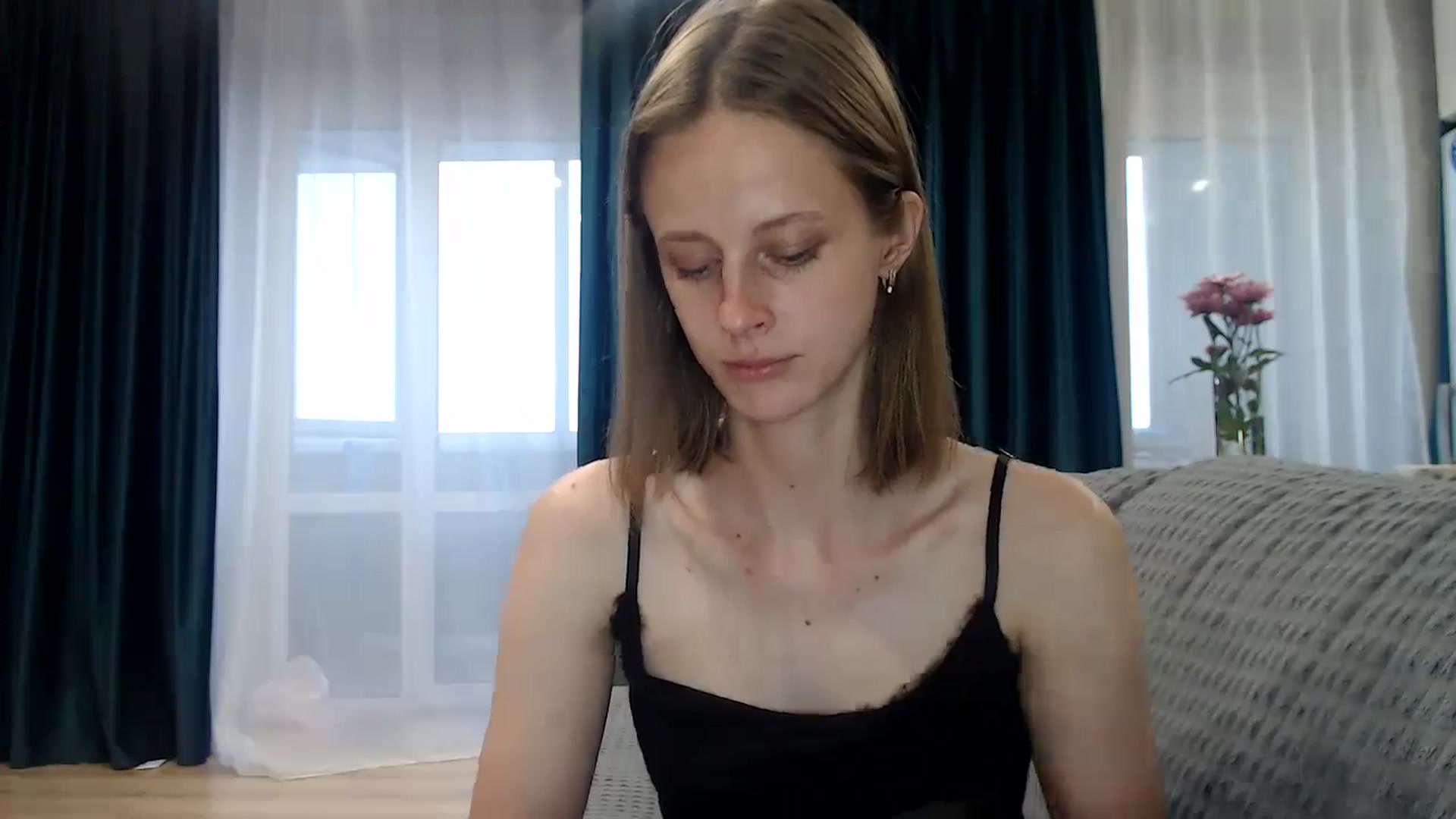 Gallery image thumbnail from mimiMILFal's myfreecams stream on, 06/13/2024, 12:31 image 3 of 20