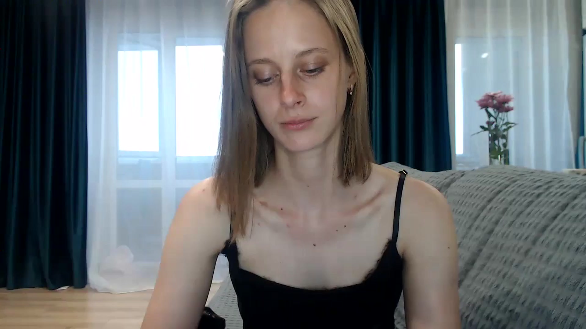 Gallery image thumbnail from mimiMILFal's myfreecams stream on, 06/13/2024, 12:31 image 4 of 20