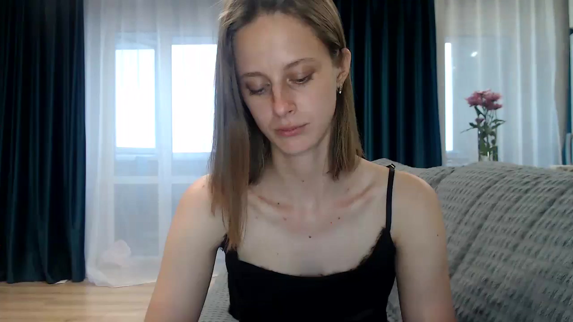 Gallery image thumbnail from mimiMILFal's myfreecams stream on, 06/13/2024, 12:31 image 5 of 20