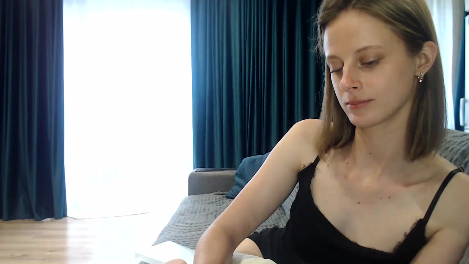 Gallery image thumbnail from mimiMILFal's myfreecams stream on, 06/13/2024, 14:17 image 11 of 20