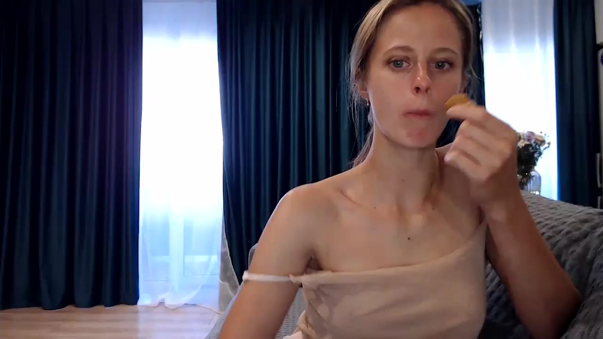 Gallery image thumbnail from mimiMILFal's myfreecams stream on, 07/14/2024, 16:25 image 1 of 20