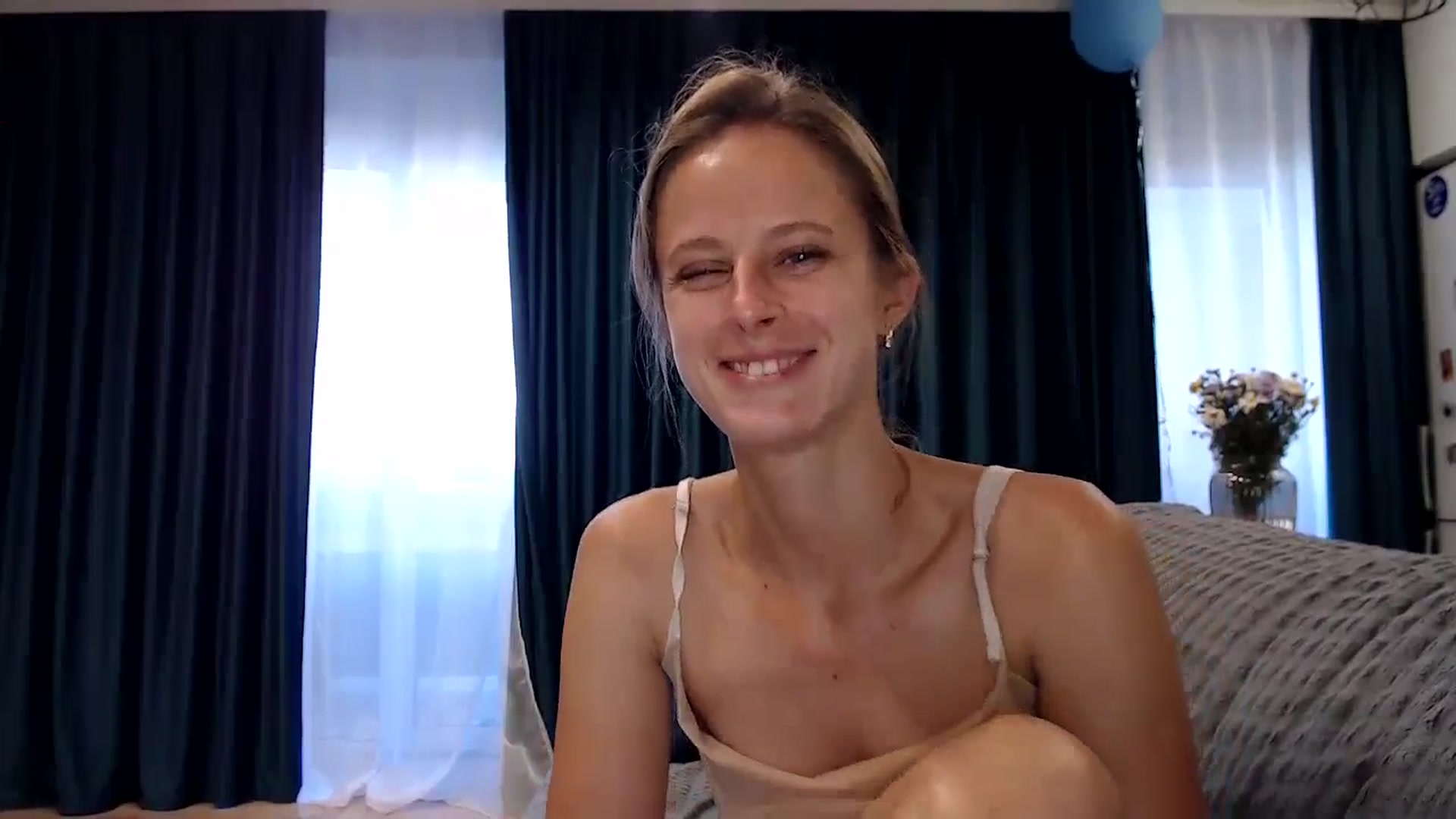 Gallery image thumbnail from mimiMILFal's myfreecams stream on, 07/14/2024, 16:25 image 16 of 20