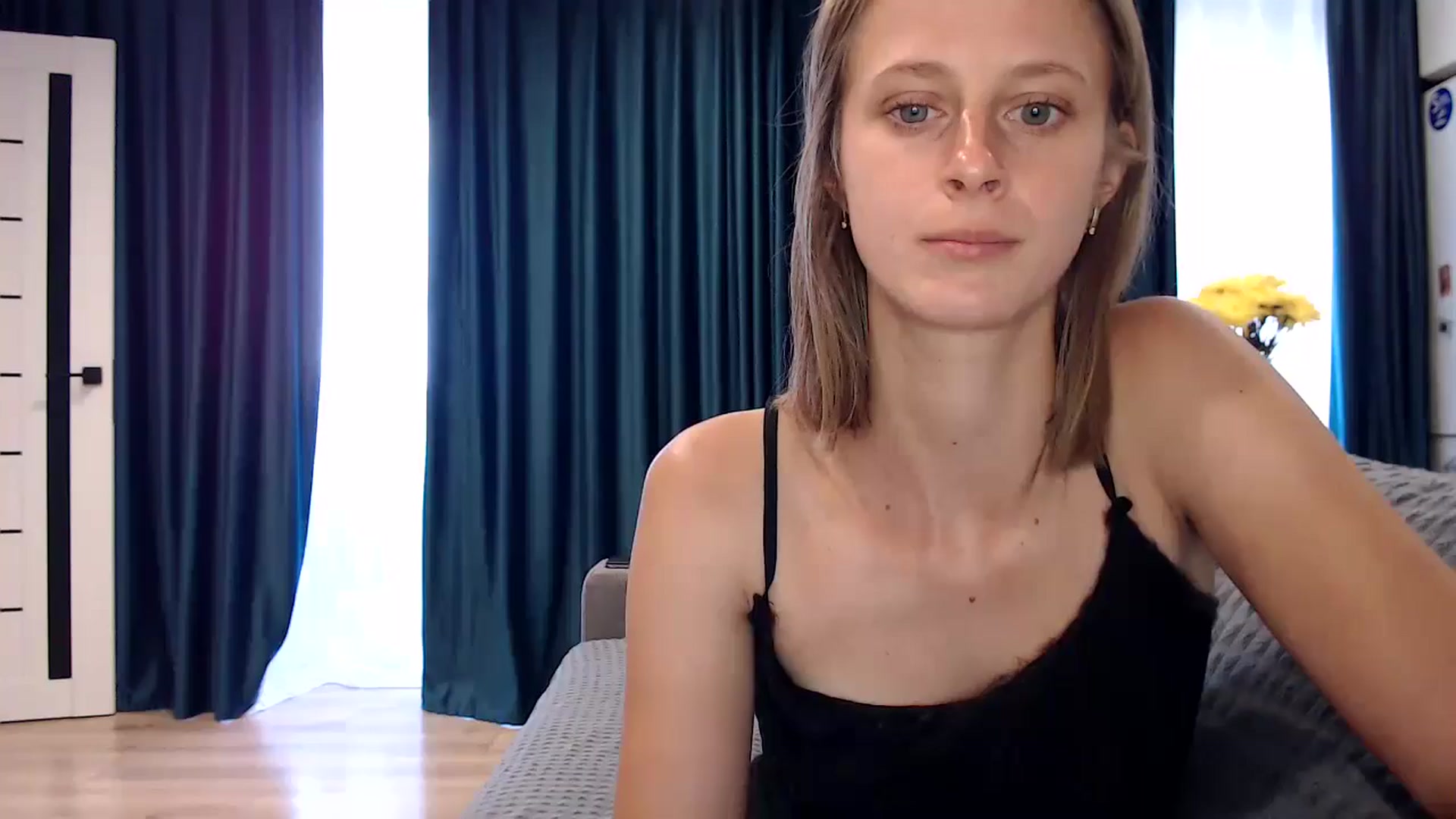 Gallery image thumbnail from mimiMILFal's myfreecams stream on, 07/19/2024, 13:40 image 14 of 20