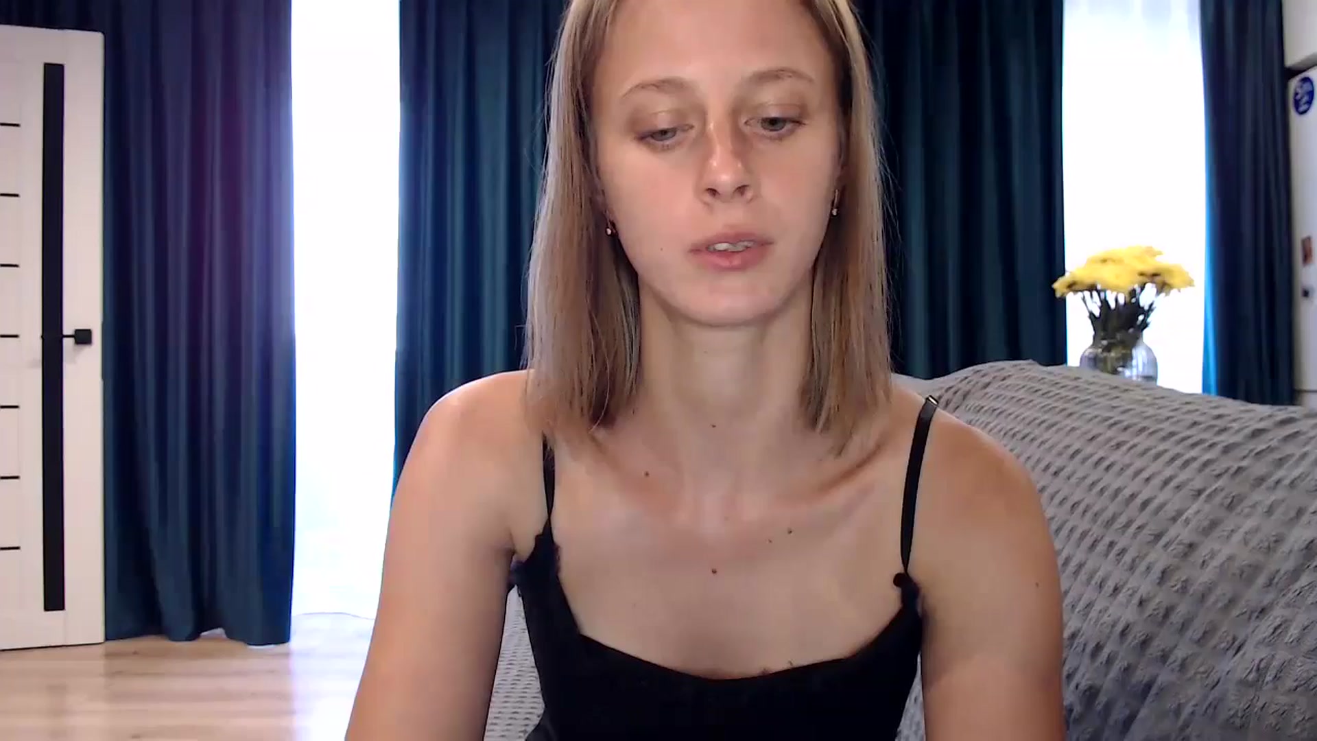 Gallery image thumbnail from mimiMILFal's myfreecams stream on, 07/19/2024, 13:40 image 16 of 20