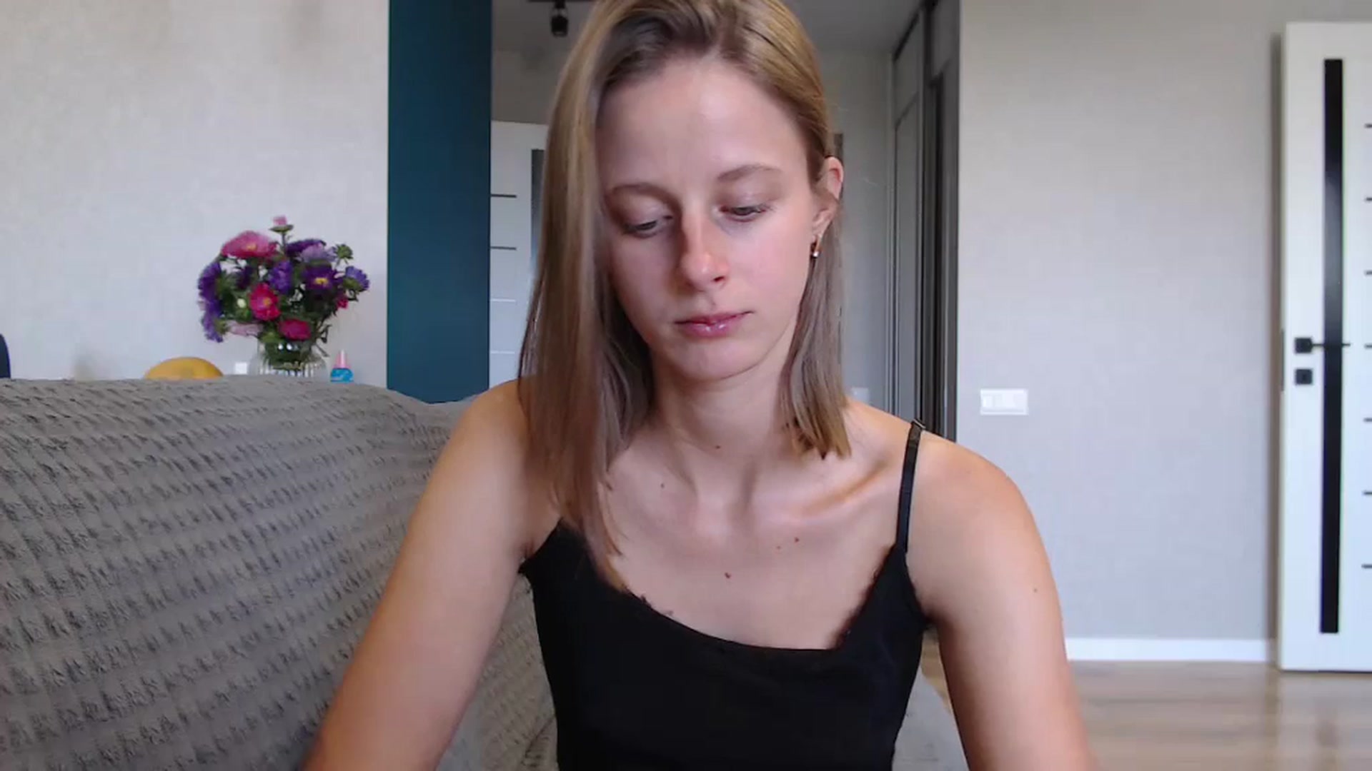 Gallery image thumbnail from mimiMILFal's myfreecams stream on, 08/25/2024, 11:01 image 17 of 20