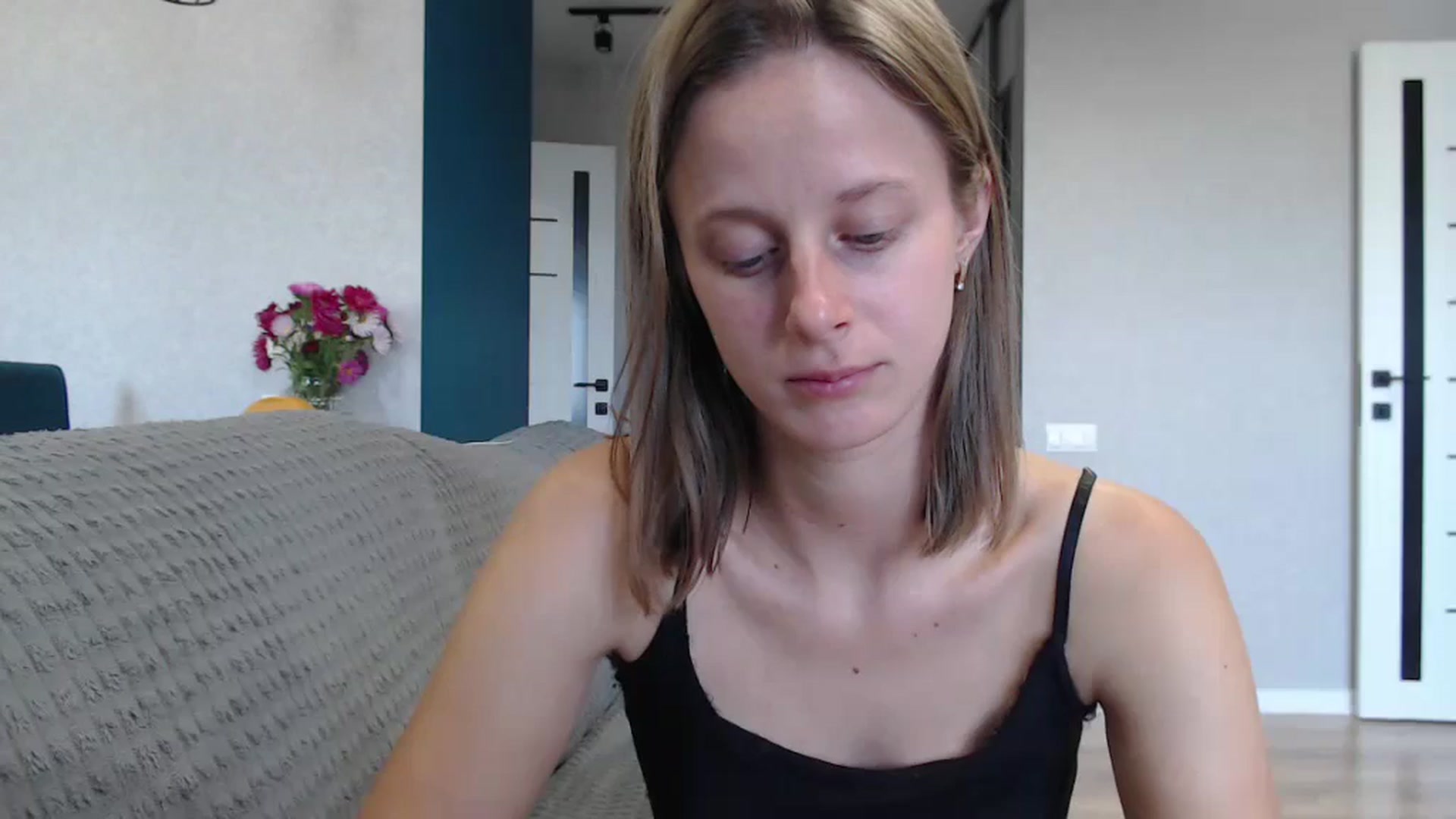 Gallery image thumbnail from mimiMILFal's myfreecams stream on, 08/29/2024, 14:01 image 17 of 20