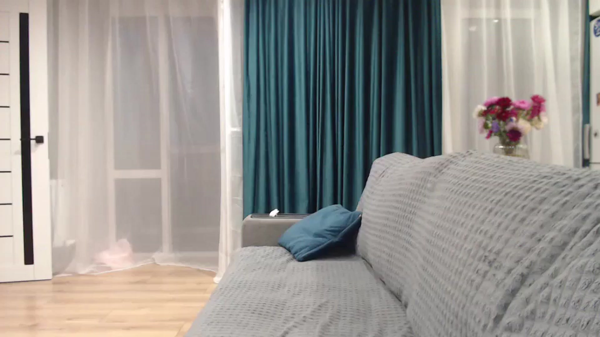 Gallery image thumbnail from mimiMILFal's myfreecams stream on, 08/31/2024, 16:40 image 11 of 20