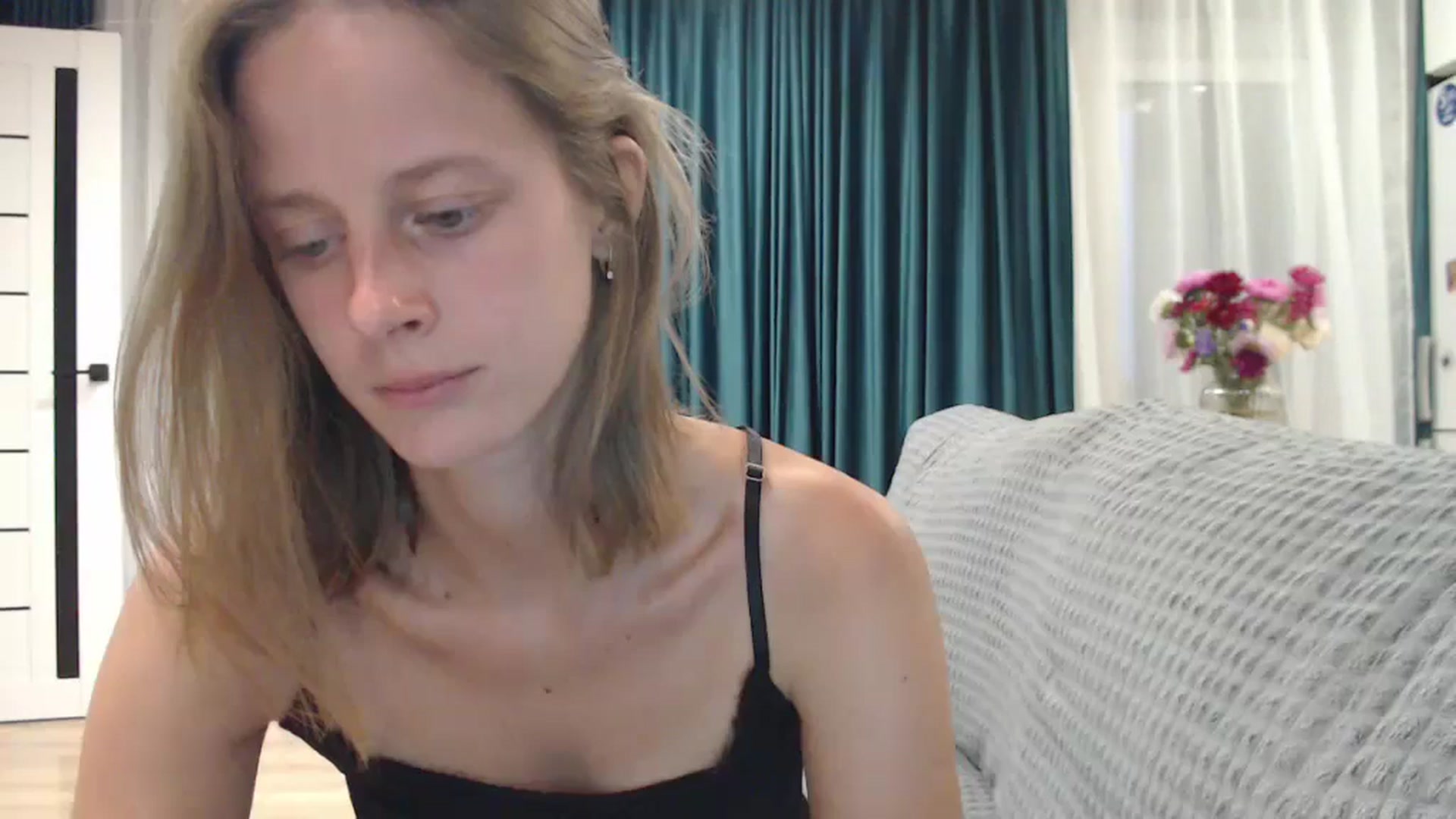 Gallery image thumbnail from mimiMILFal's myfreecams stream on, 08/31/2024, 16:40 image 4 of 20
