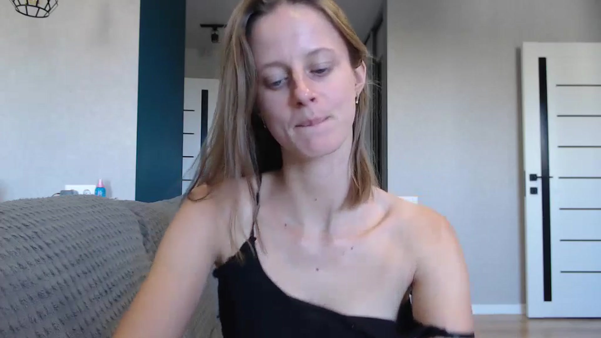 Gallery image thumbnail from mimiMILFal's myfreecams stream on, 09/28/2024, 12:44 image 14 of 20