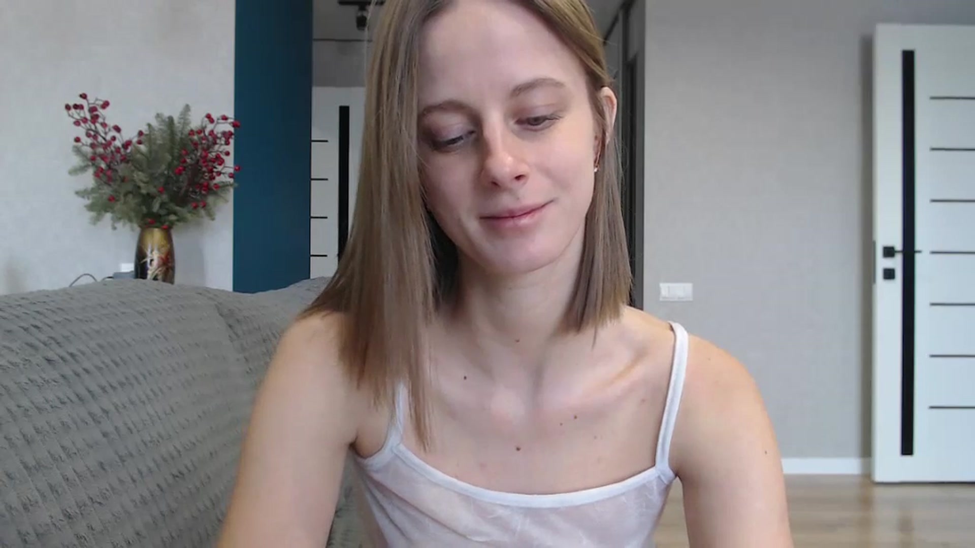 Gallery image thumbnail from mimiMILFal's myfreecams stream on, 12/18/2024, 09:03 image 13 of 20