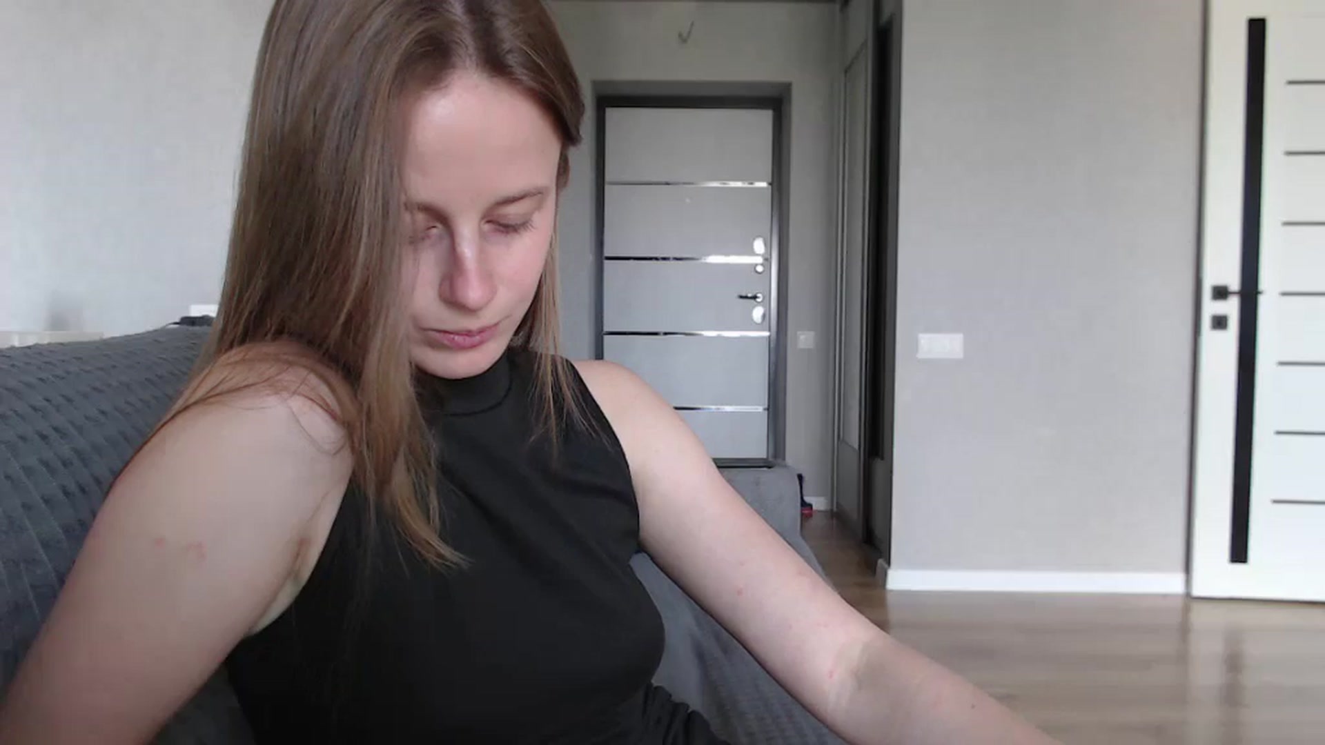 Gallery image thumbnail from mimiMILFal's myfreecams stream on, 06/18/2025, 12:07 image 8 of 20
