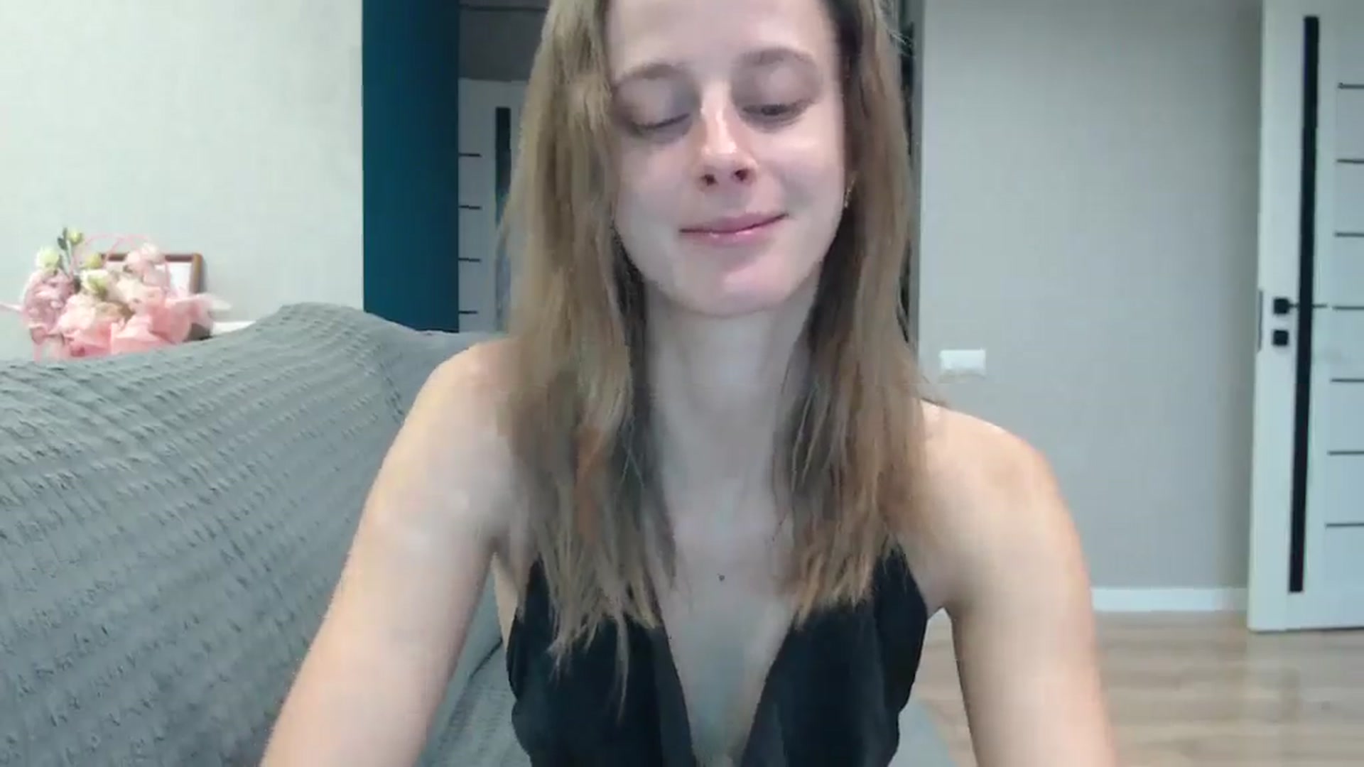 Gallery image thumbnail from mimiMILFal's myfreecams stream on, 10/12/2025, 13:43 image 9 of 20