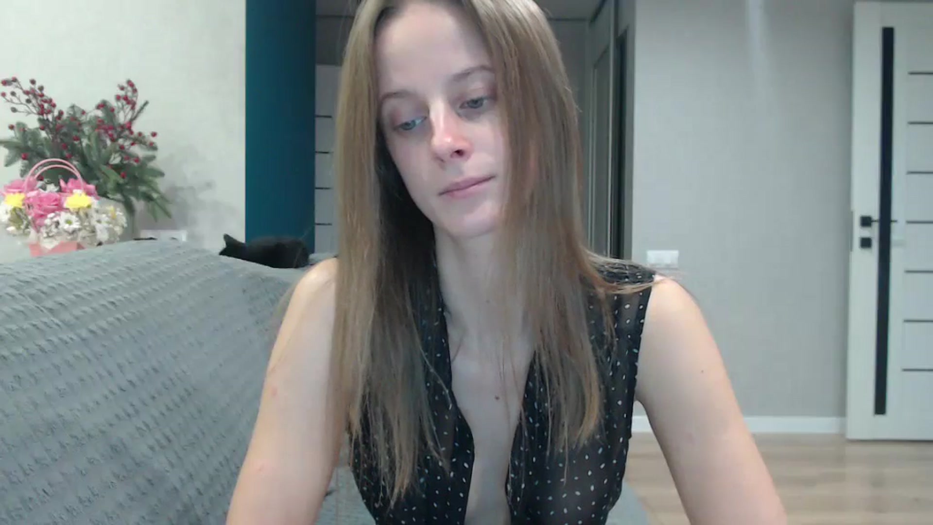 Gallery image thumbnail from mimiMILFal's myfreecams stream on, 12/02/2025, 12:27 image 17 of 20