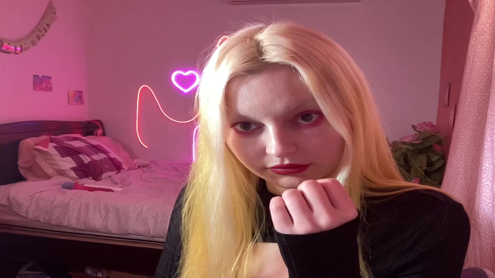 Gallery image thumbnail from mimsymarlo's myfreecams stream on, 02/17/2025, 21:27 image 15 of 20