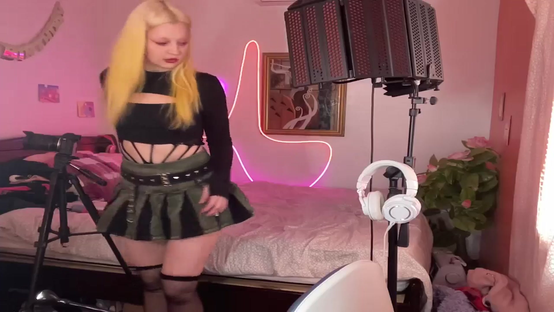 Gallery image thumbnail from mimsymarlo's myfreecams stream on, 02/17/2025, 21:27 image 20 of 20