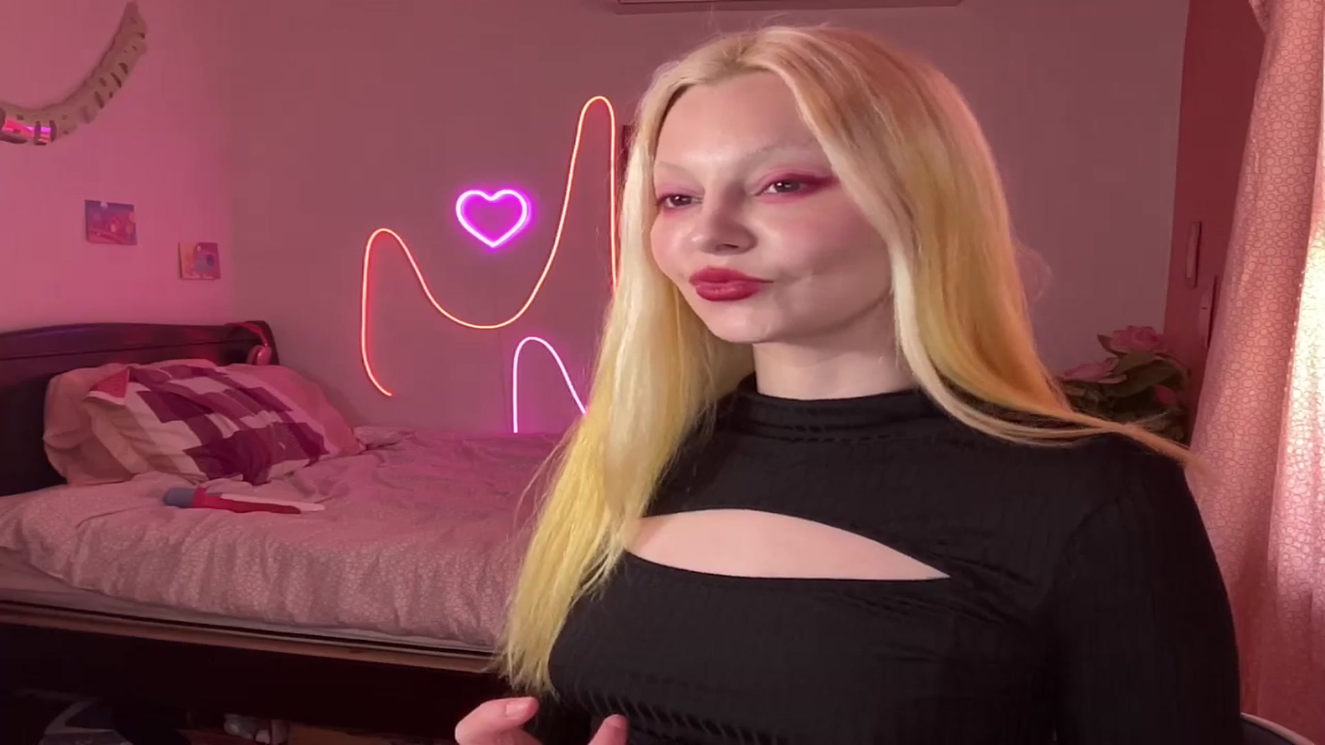 Gallery image thumbnail from mimsymarlo's myfreecams stream on, 02/17/2025, 21:27 image 3 of 20