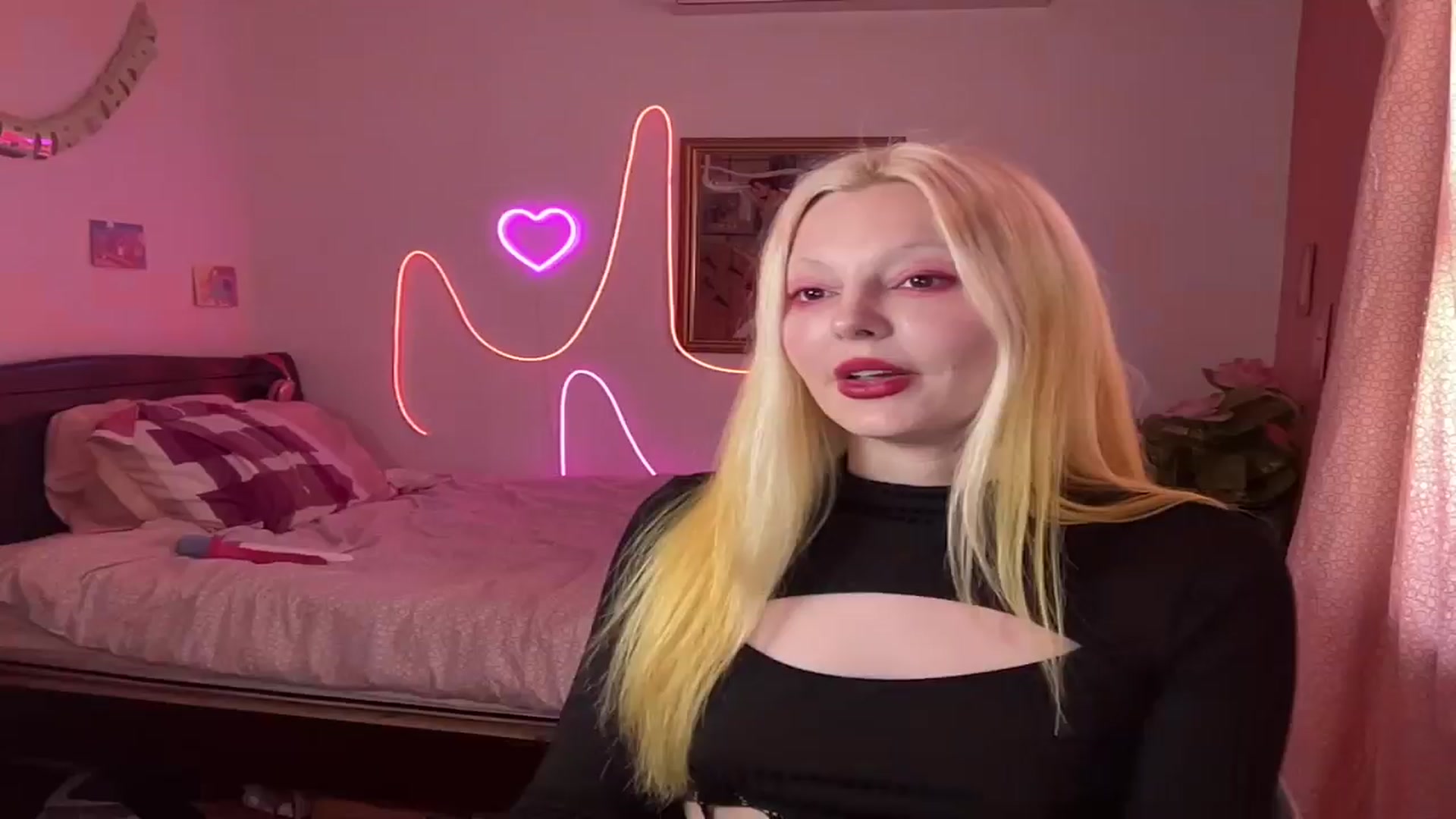 Gallery image thumbnail from mimsymarlo's myfreecams stream on, 02/17/2025, 21:27 image 5 of 20