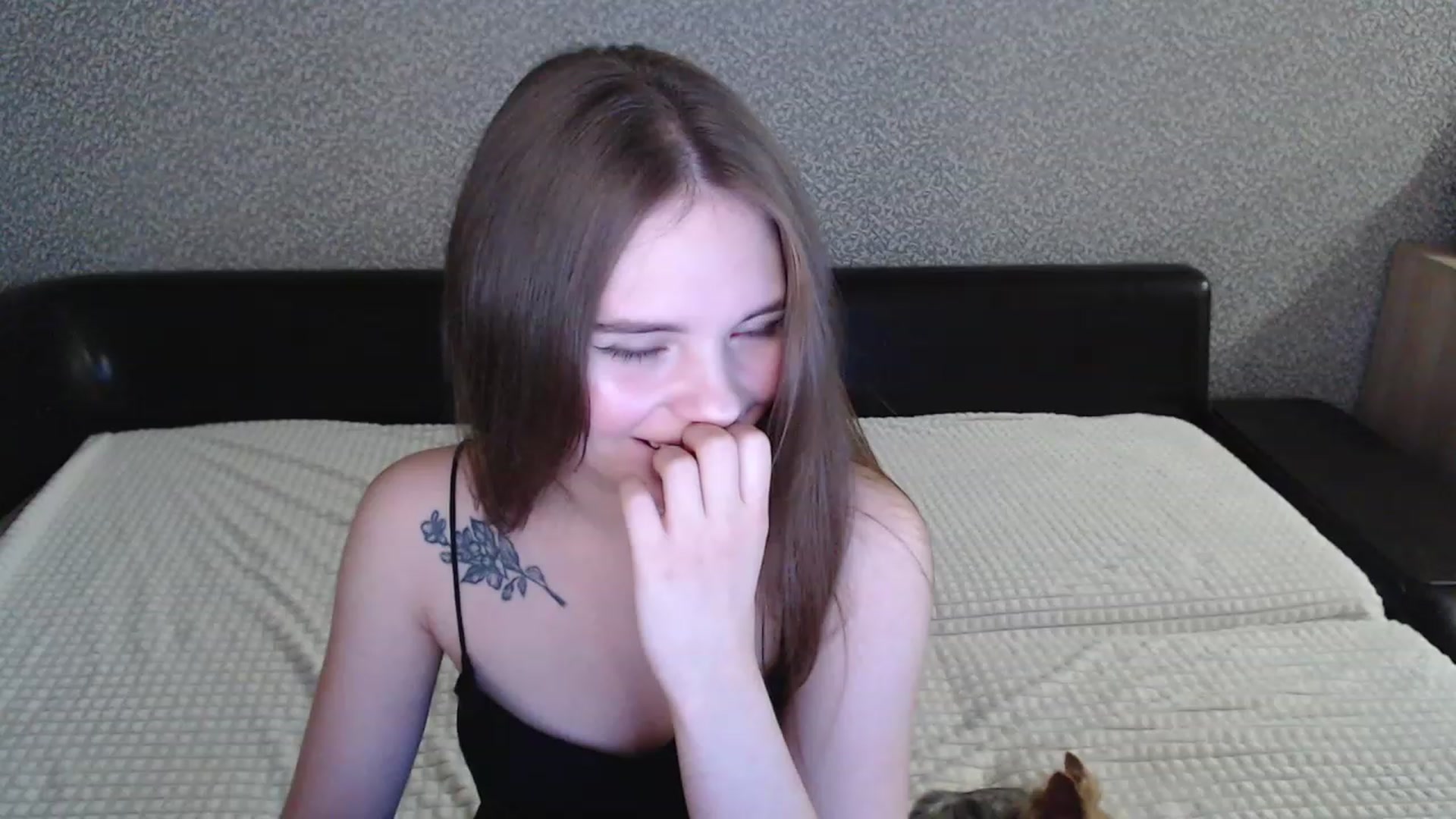 Gallery image thumbnail from minishy's myfreecams stream on, 02/18/2023, 19:10 image 14 of 20