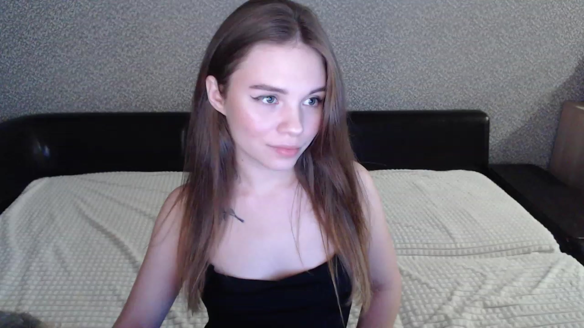 Gallery image thumbnail from minishy's myfreecams stream on, 02/18/2023, 19:10 image 1 of 20