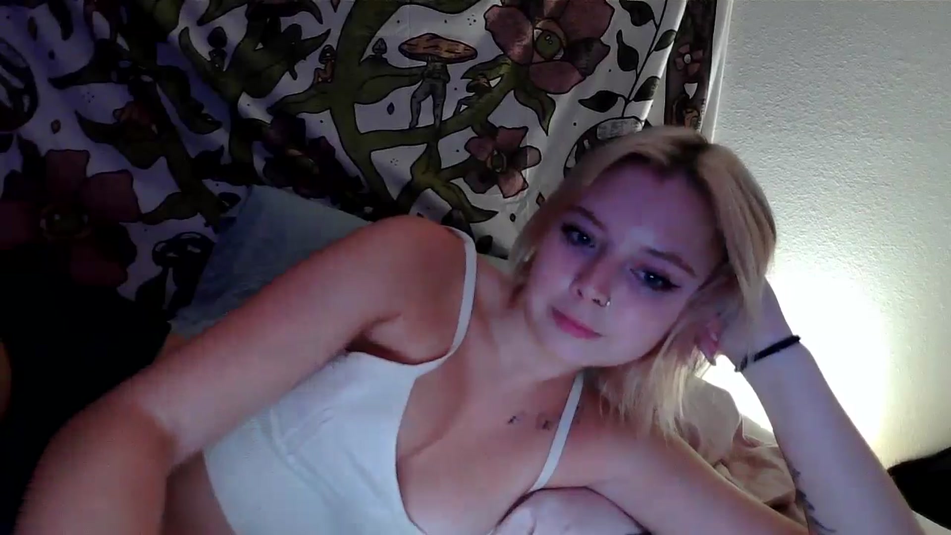 Gallery image thumbnail from minnesotagirl's myfreecams stream on, 07/08/2024, 20:21 image 12 of 20