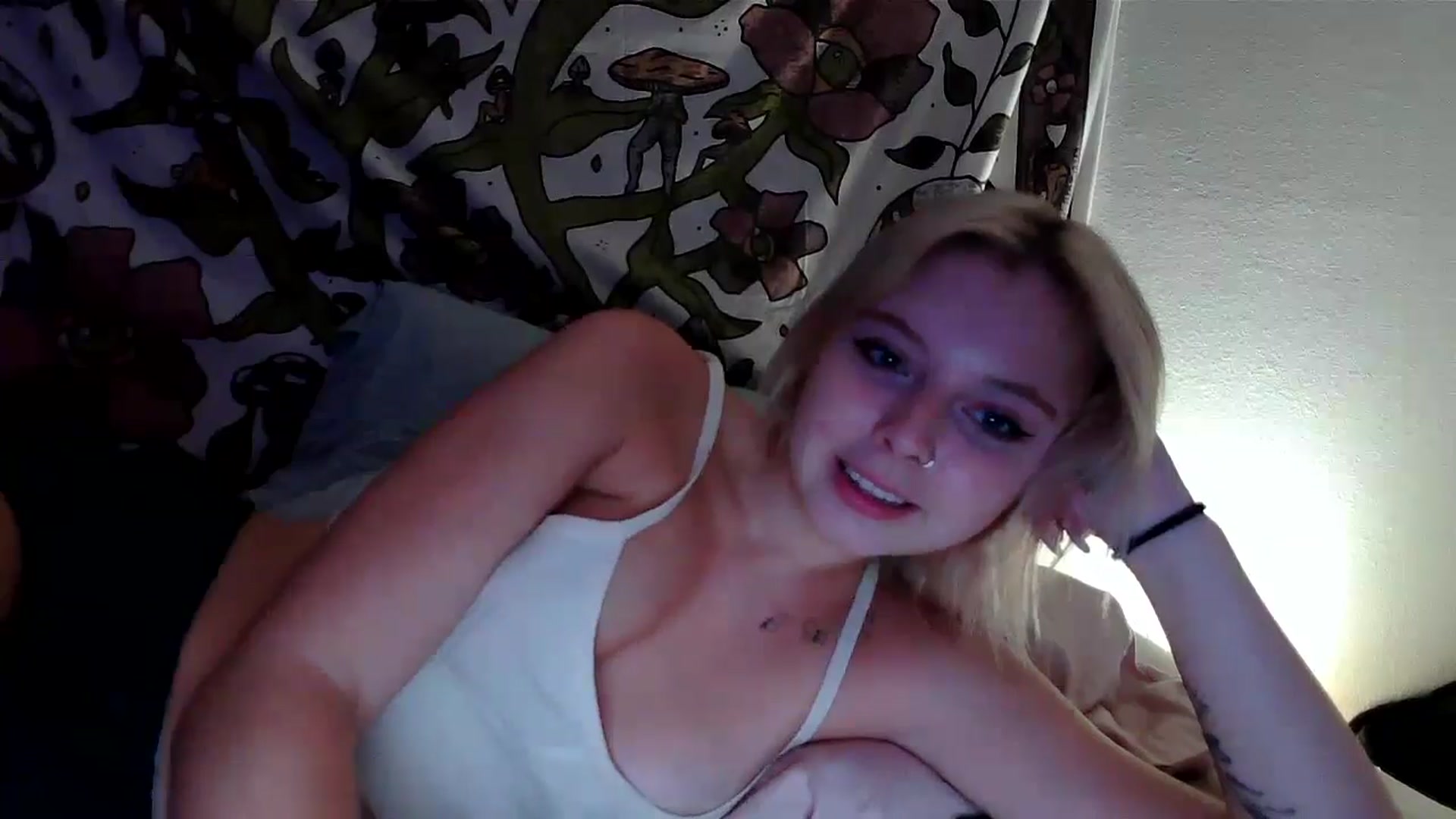 Gallery image thumbnail from minnesotagirl's myfreecams stream on, 07/08/2024, 20:21 image 11 of 20
