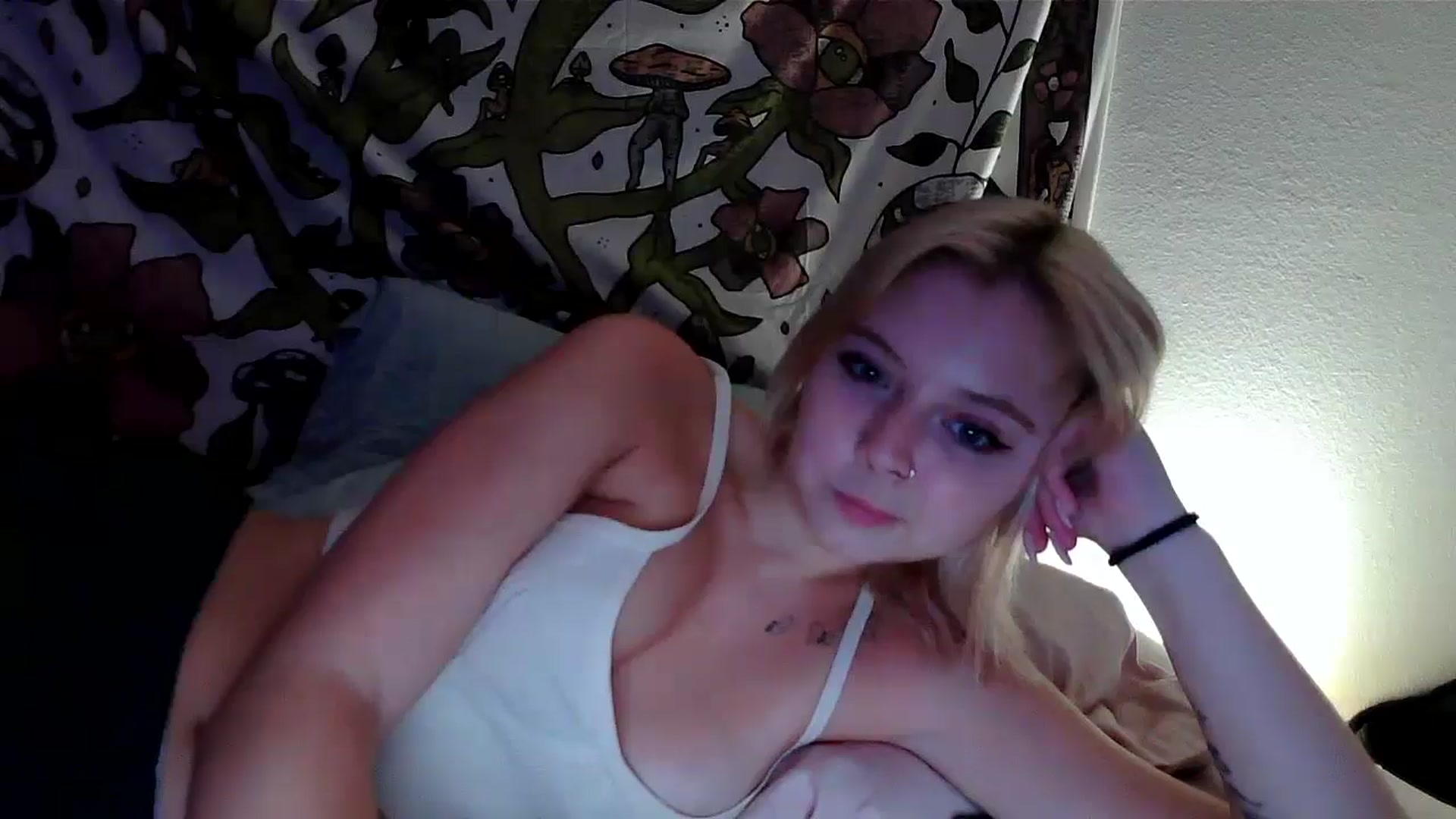 Gallery image thumbnail from minnesotagirl's myfreecams stream on, 07/08/2024, 20:21 image 15 of 20