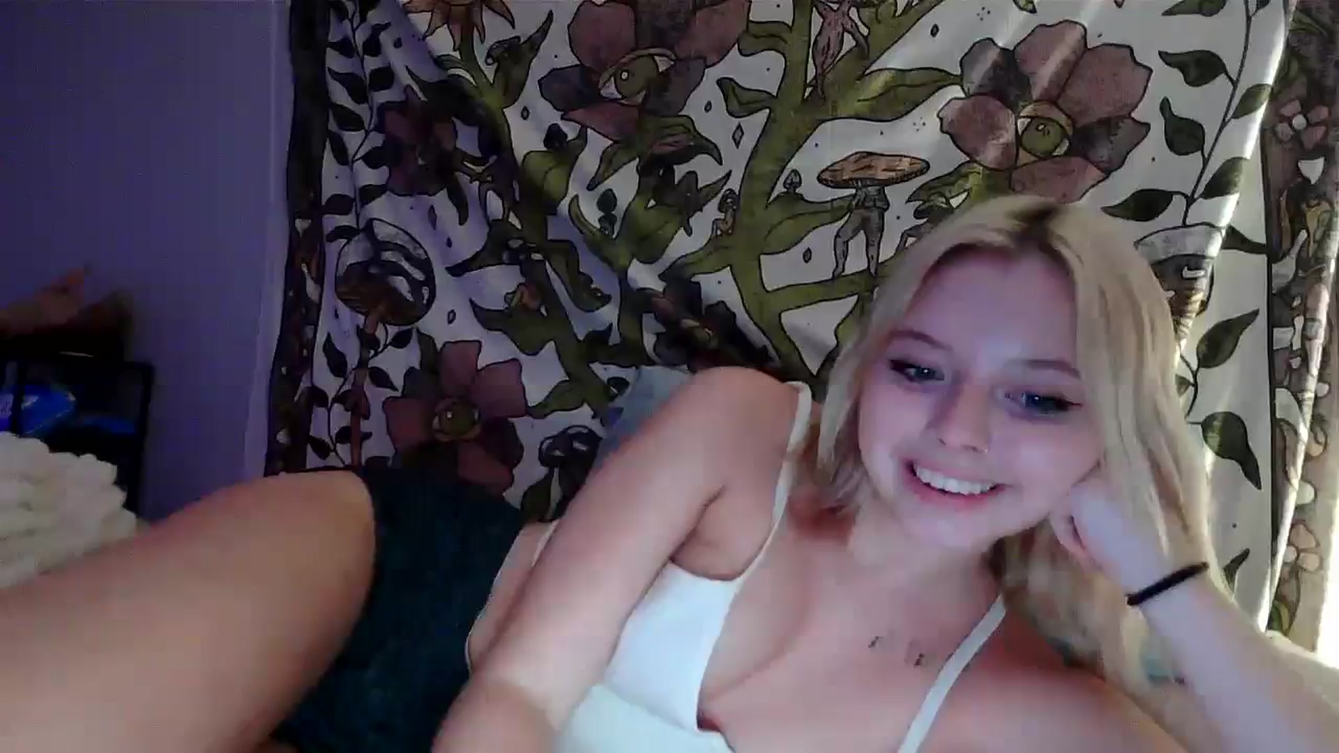 Gallery image thumbnail from minnesotagirl's myfreecams stream on, 07/08/2024, 20:21 image 3 of 20