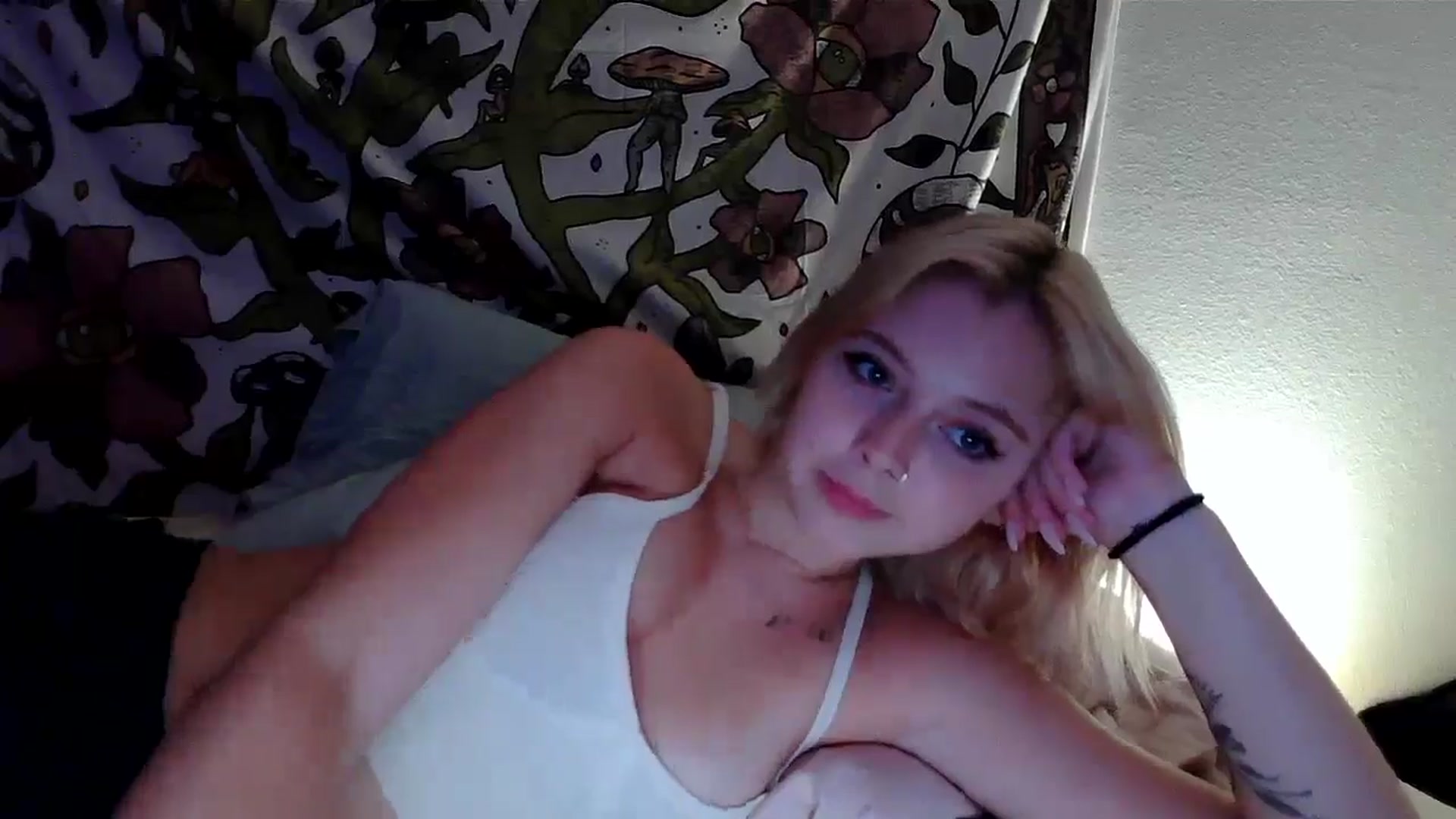 Gallery image thumbnail from minnesotagirl's myfreecams stream on, 07/08/2024, 20:21 image 18 of 20
