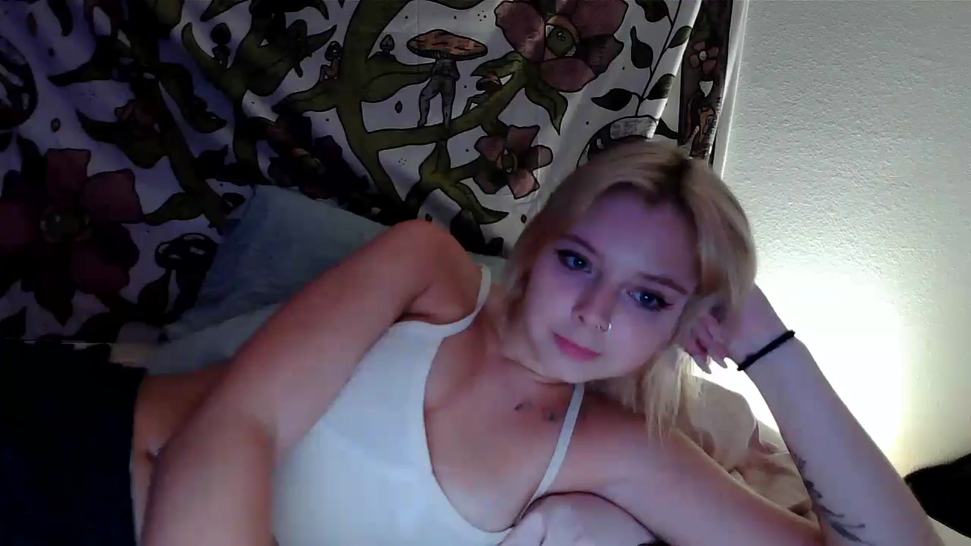 Gallery image thumbnail from minnesotagirl's myfreecams stream on, 07/08/2024, 20:21 image 19 of 20