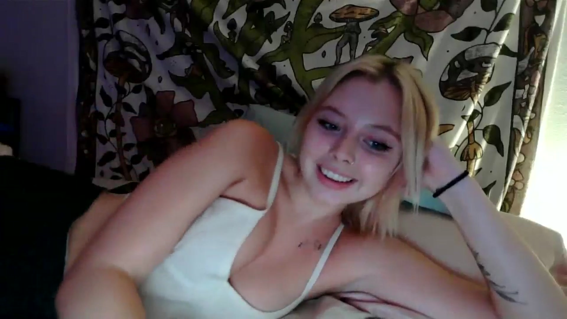 Gallery image thumbnail from minnesotagirl's myfreecams stream on, 07/08/2024, 20:21 image 2 of 20