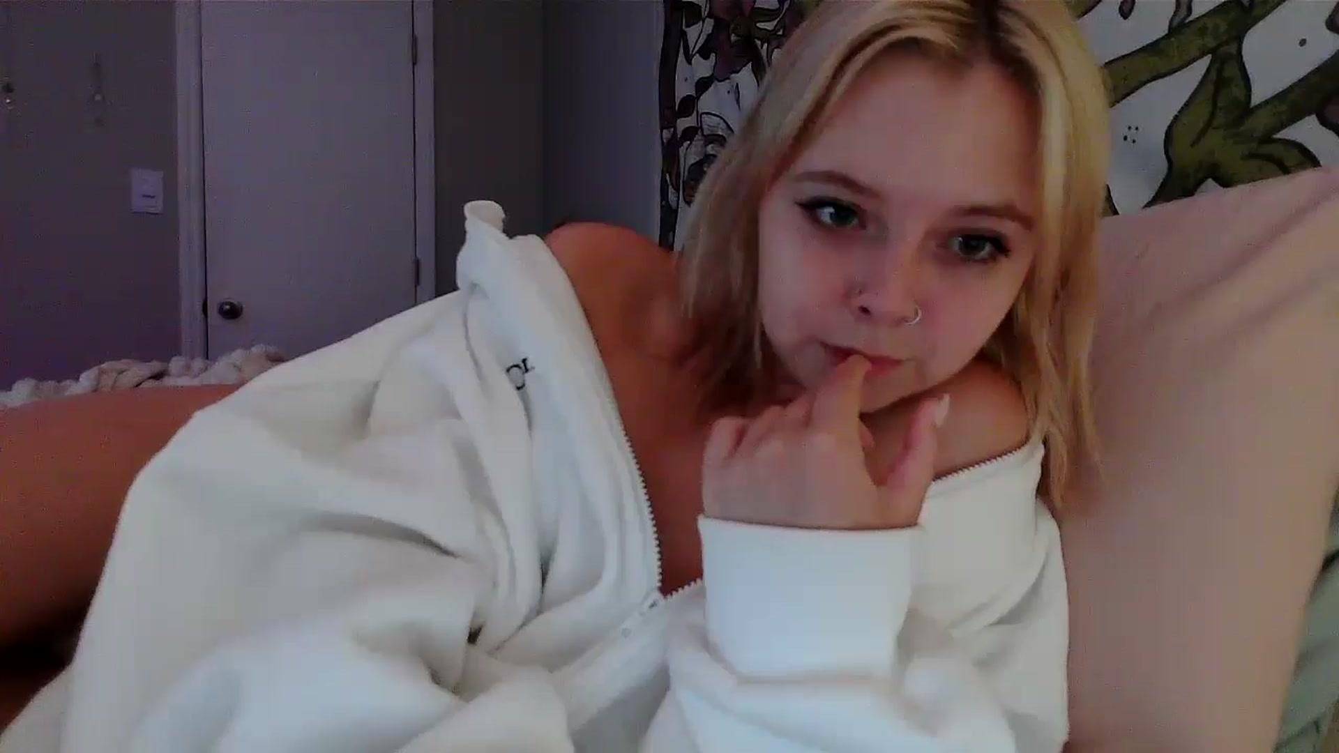 Gallery image thumbnail from minnesotagirl's myfreecams stream on, 07/09/2024, 04:14 image 18 of 20