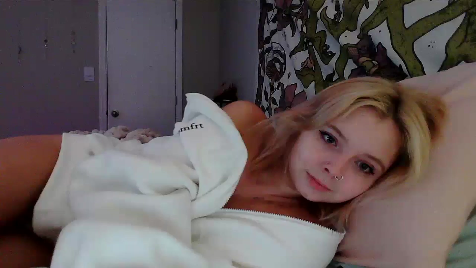 Gallery image thumbnail from minnesotagirl's myfreecams stream on, 07/09/2024, 04:14 image 4 of 20
