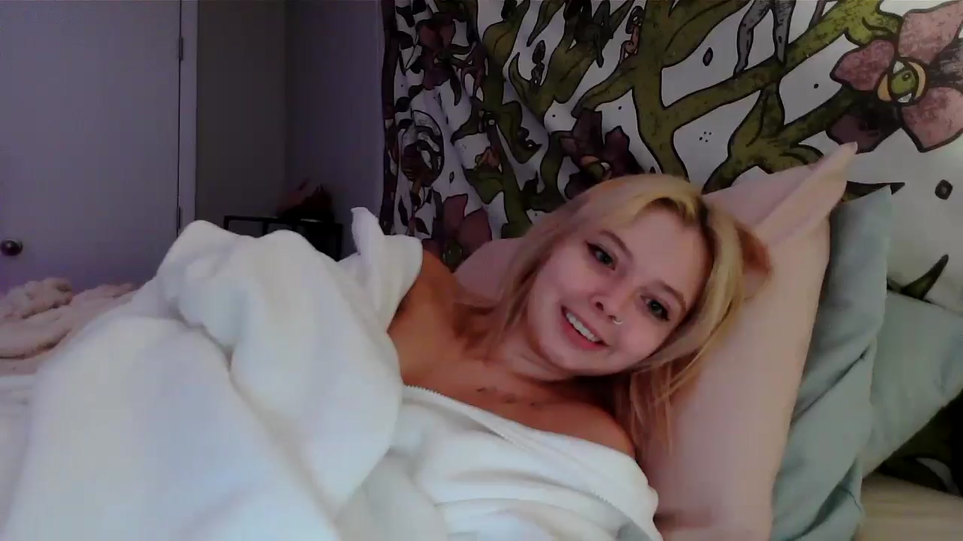 Gallery image thumbnail from minnesotagirl's myfreecams stream on, 07/09/2024, 04:41 image 1 of 20