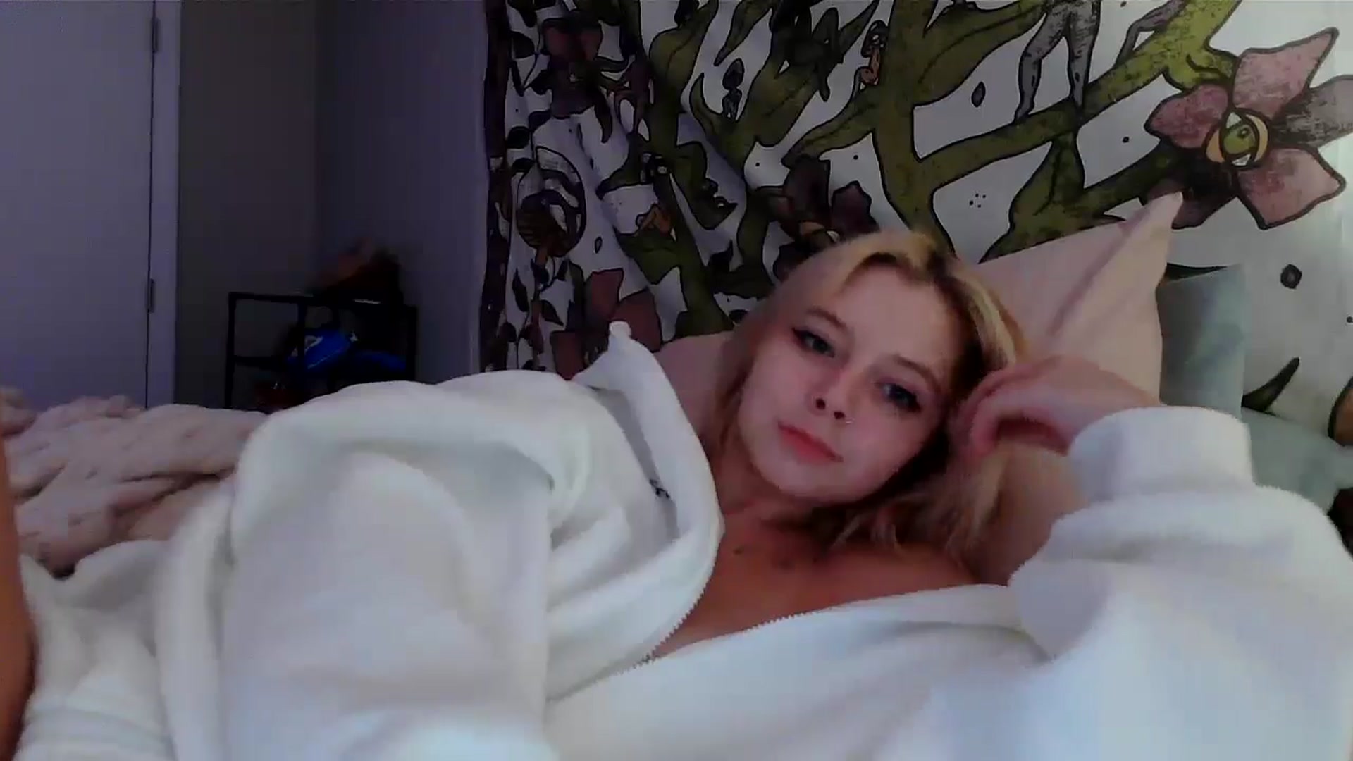 Gallery image thumbnail from minnesotagirl's myfreecams stream on, 07/09/2024, 04:41 image 19 of 20