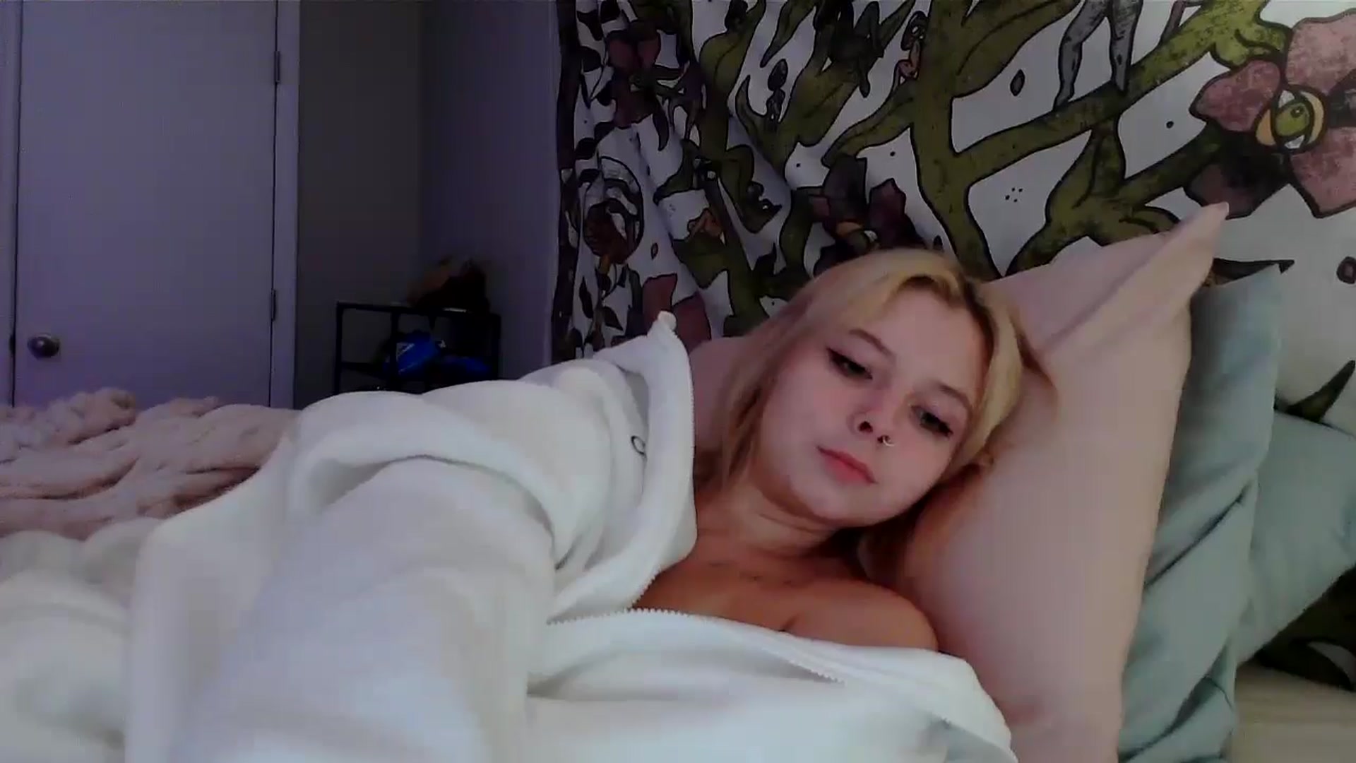 Gallery image thumbnail from minnesotagirl's myfreecams stream on, 07/09/2024, 04:41 image 16 of 20