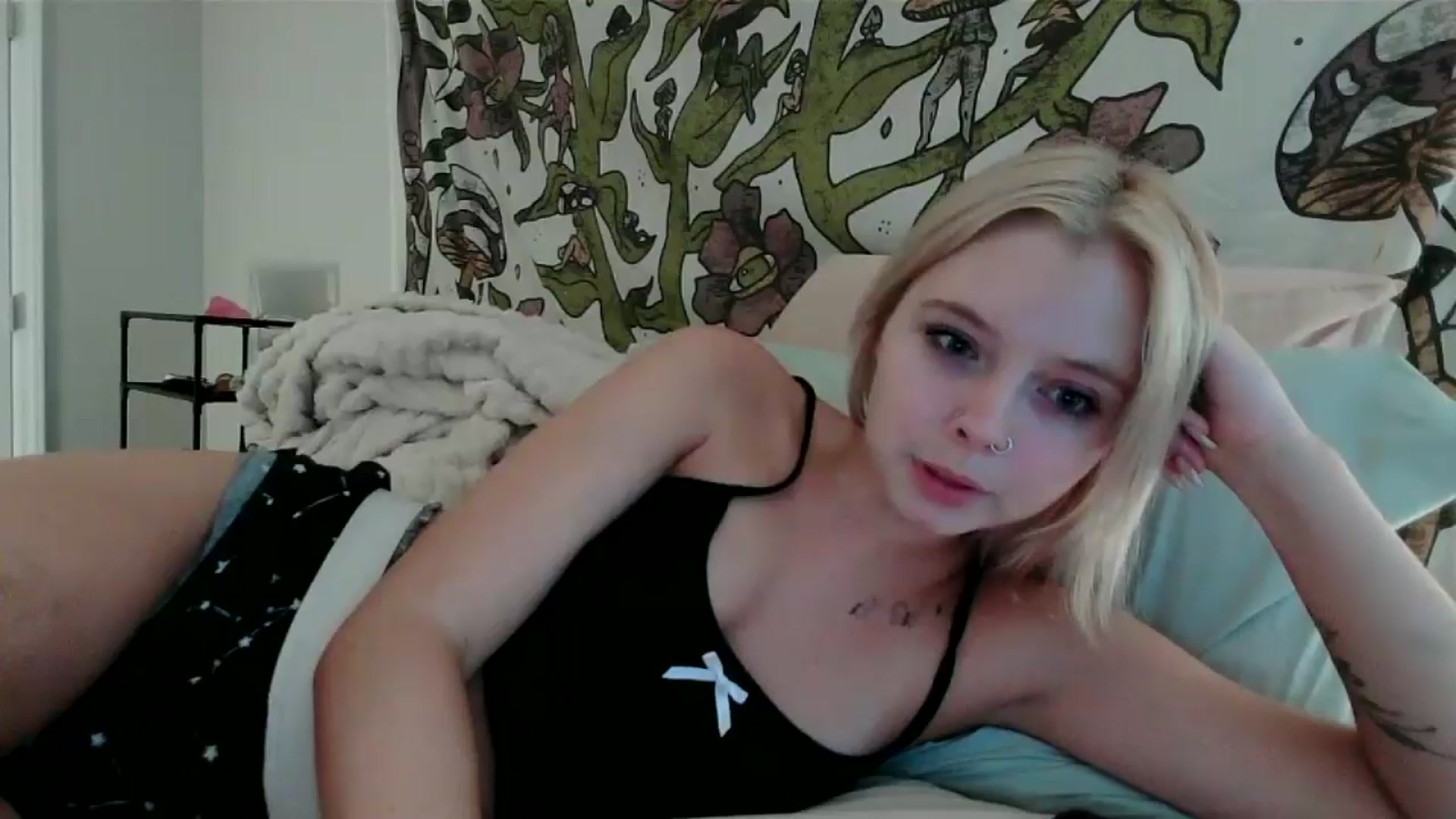 Gallery image thumbnail from minnesotagirl's myfreecams stream on, 07/17/2024, 03:11 image 1 of 20