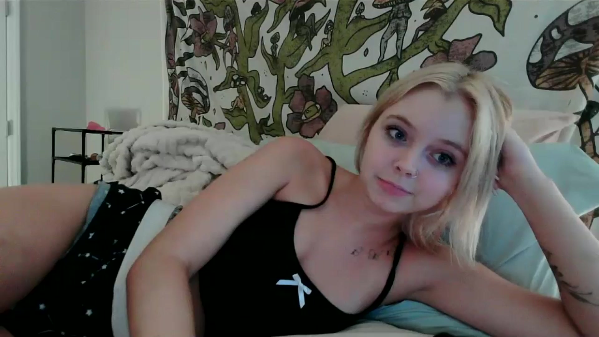 Gallery image thumbnail from minnesotagirl's myfreecams stream on, 07/17/2024, 03:11 image 3 of 20
