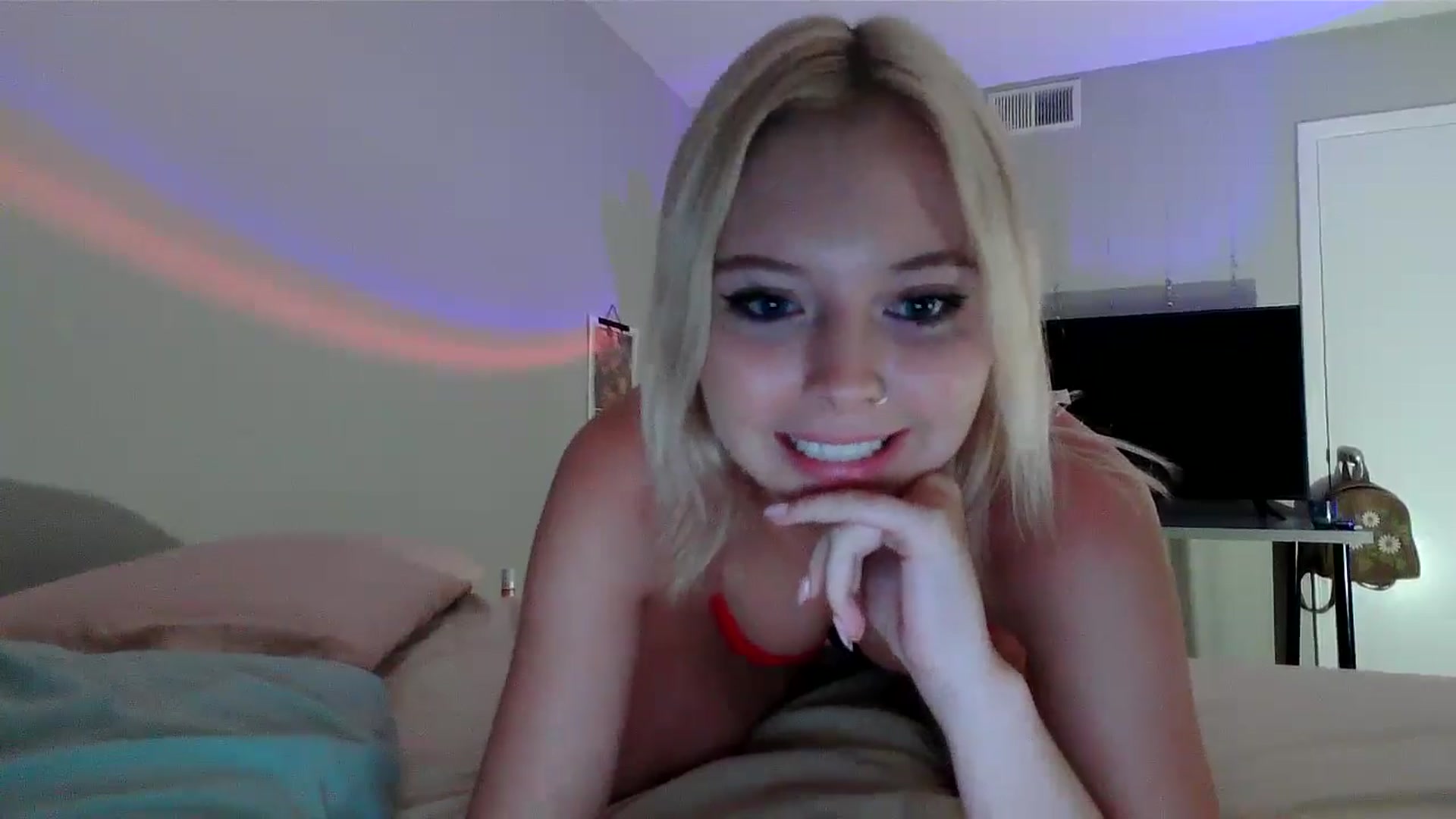 Gallery image thumbnail from minnesotagirl's myfreecams stream on, 07/31/2024, 24:26 image 16 of 20