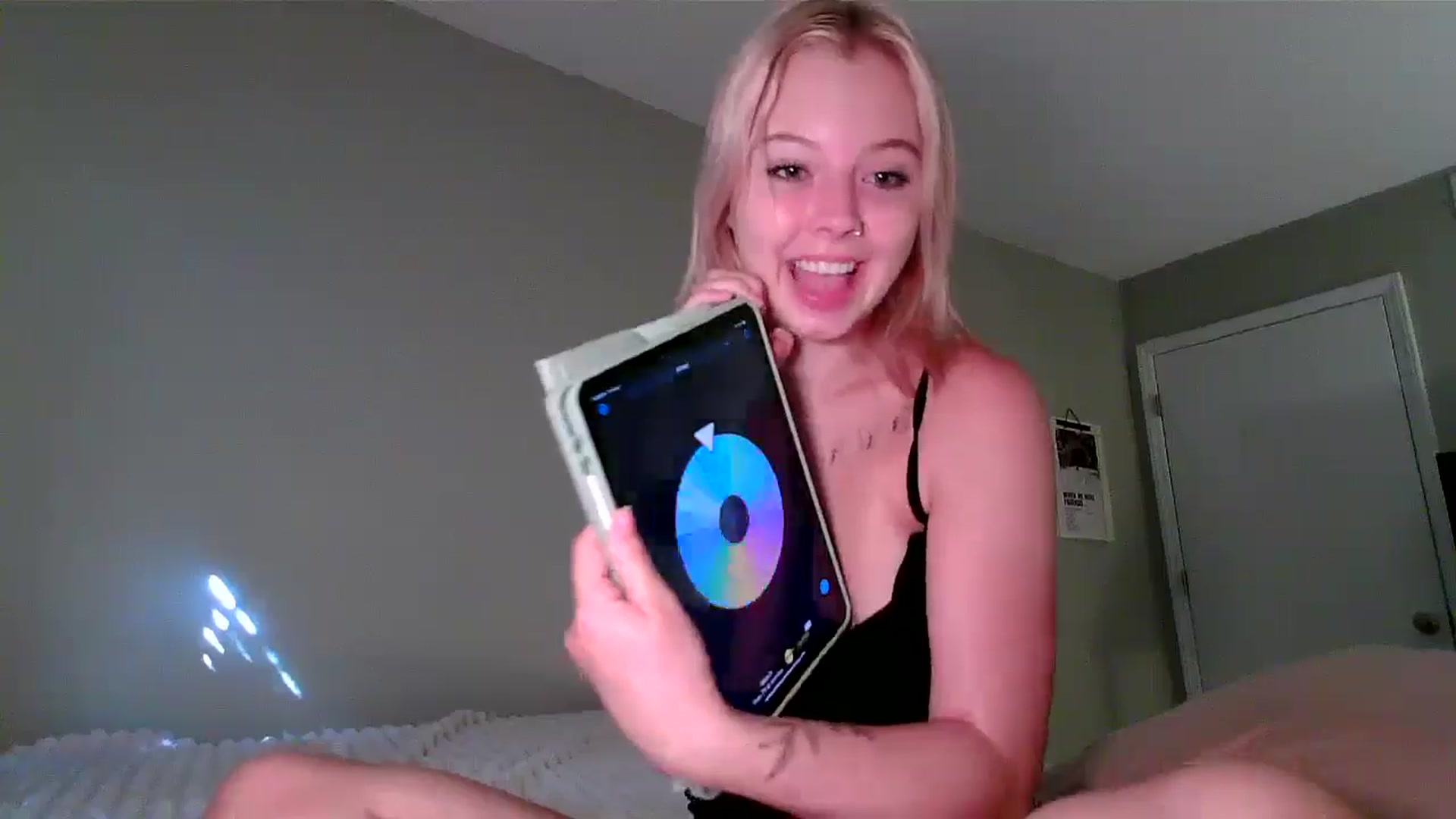 Gallery image thumbnail from minnesotagirl's myfreecams stream on, 08/01/2024, 13:53 image 18 of 20