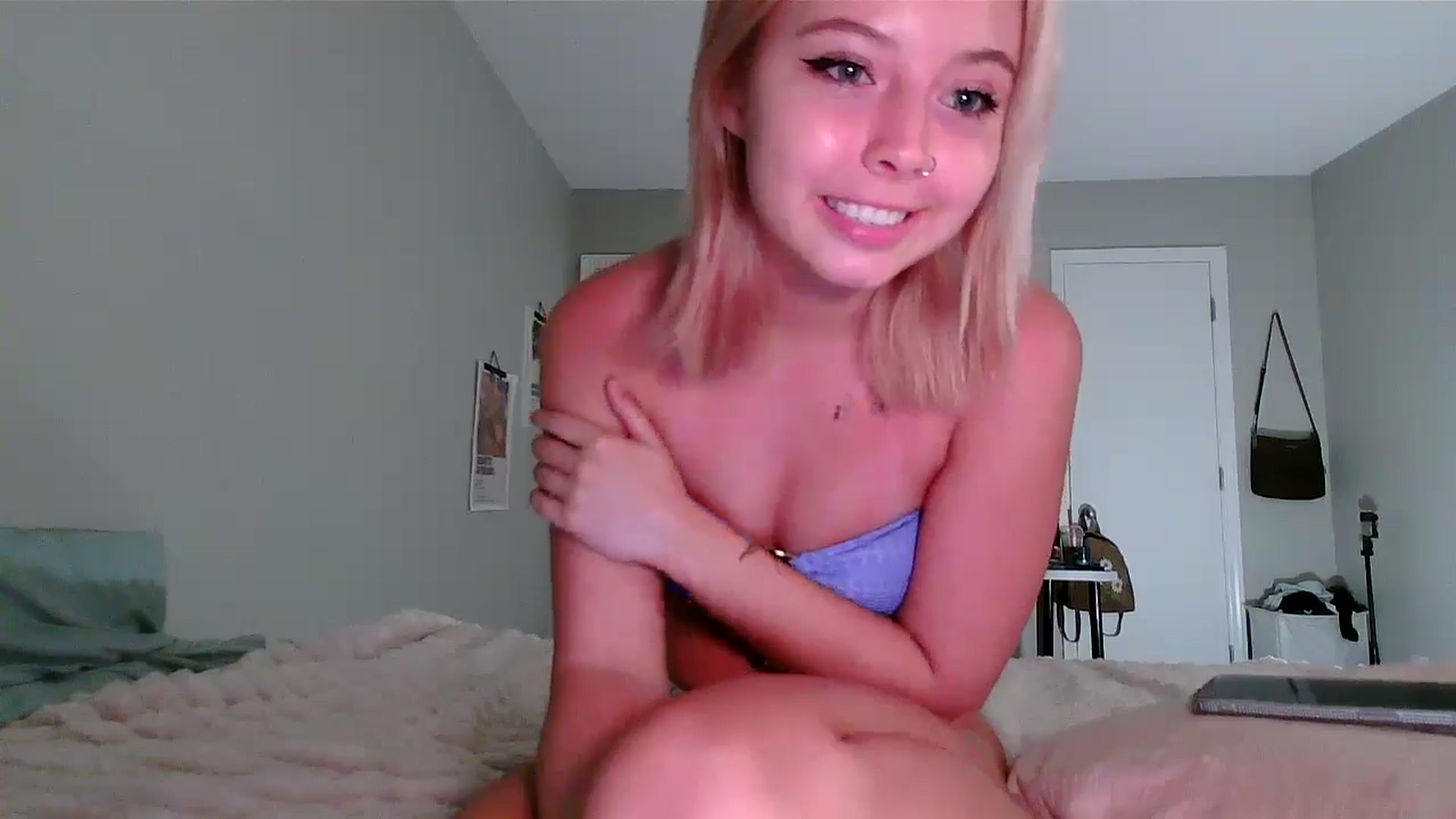 Gallery image thumbnail from minnesotagirl's myfreecams stream on, 08/03/2024, 03:25 image 6 of 20